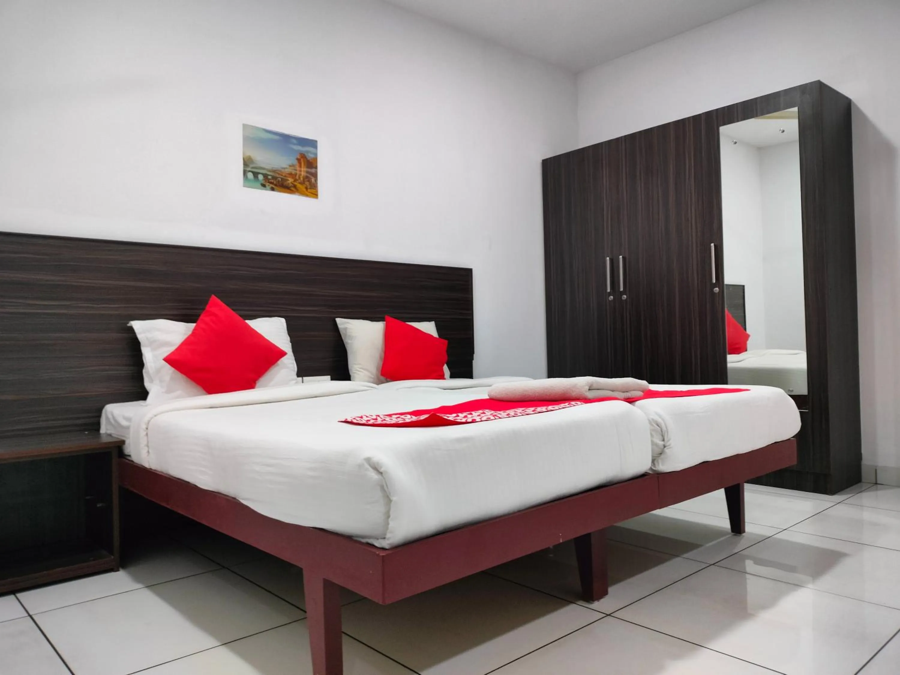 Bed in Kings Fort Rooms Thrippunithura