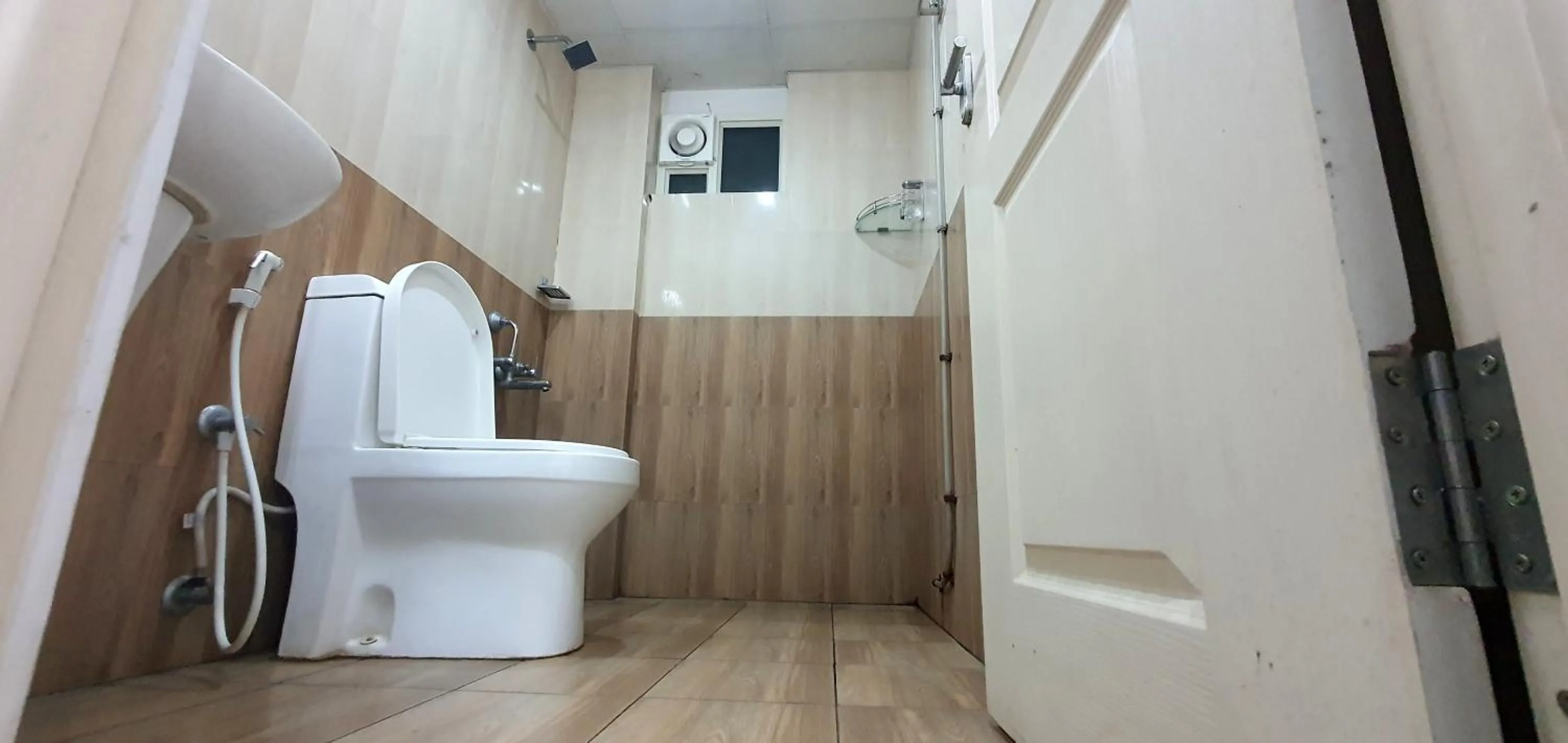 Toilet in Kings Fort Rooms Thrippunithura