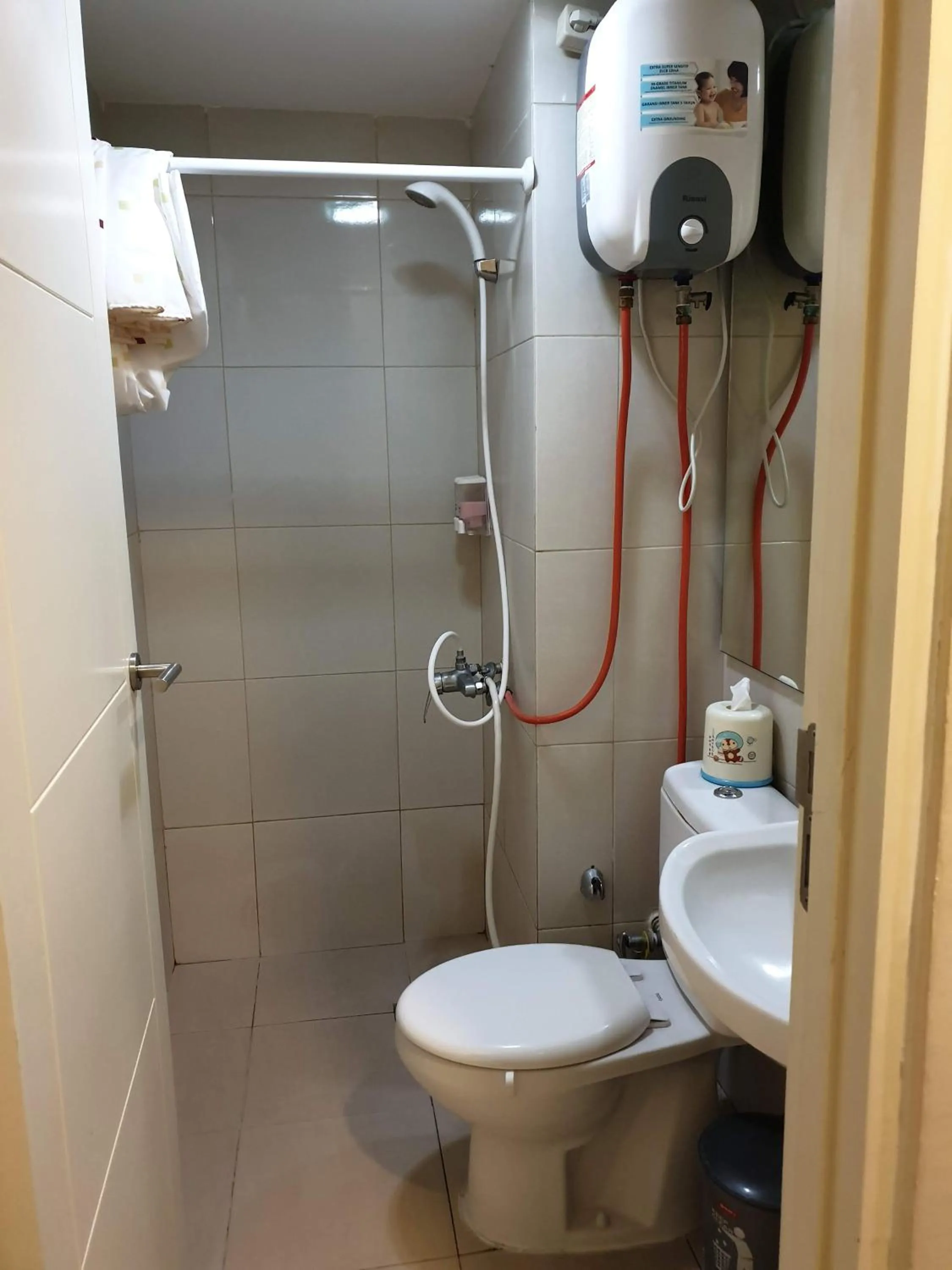 Cosmy Tanglin Apartment