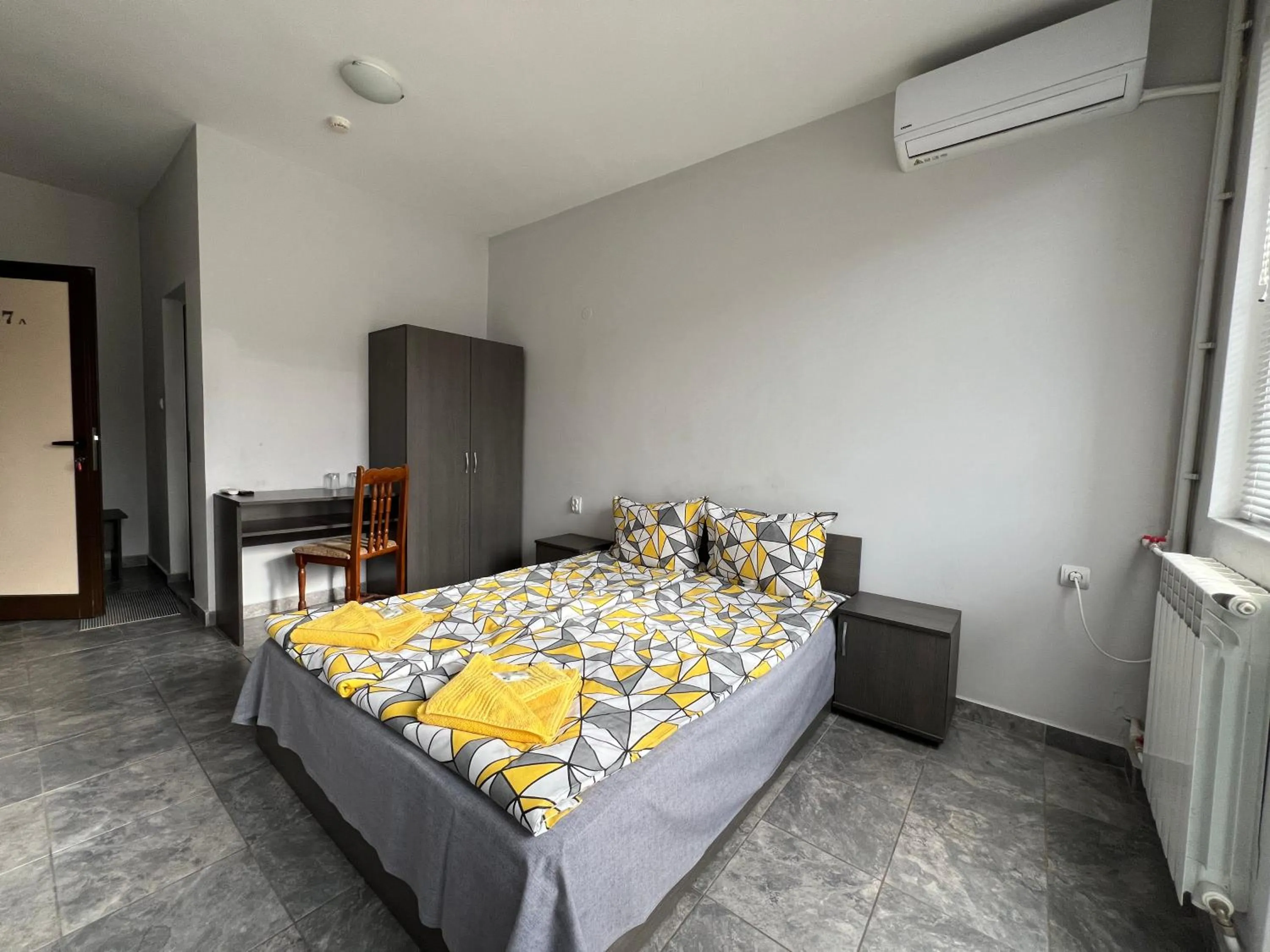 Bed in Hotel Rositsa