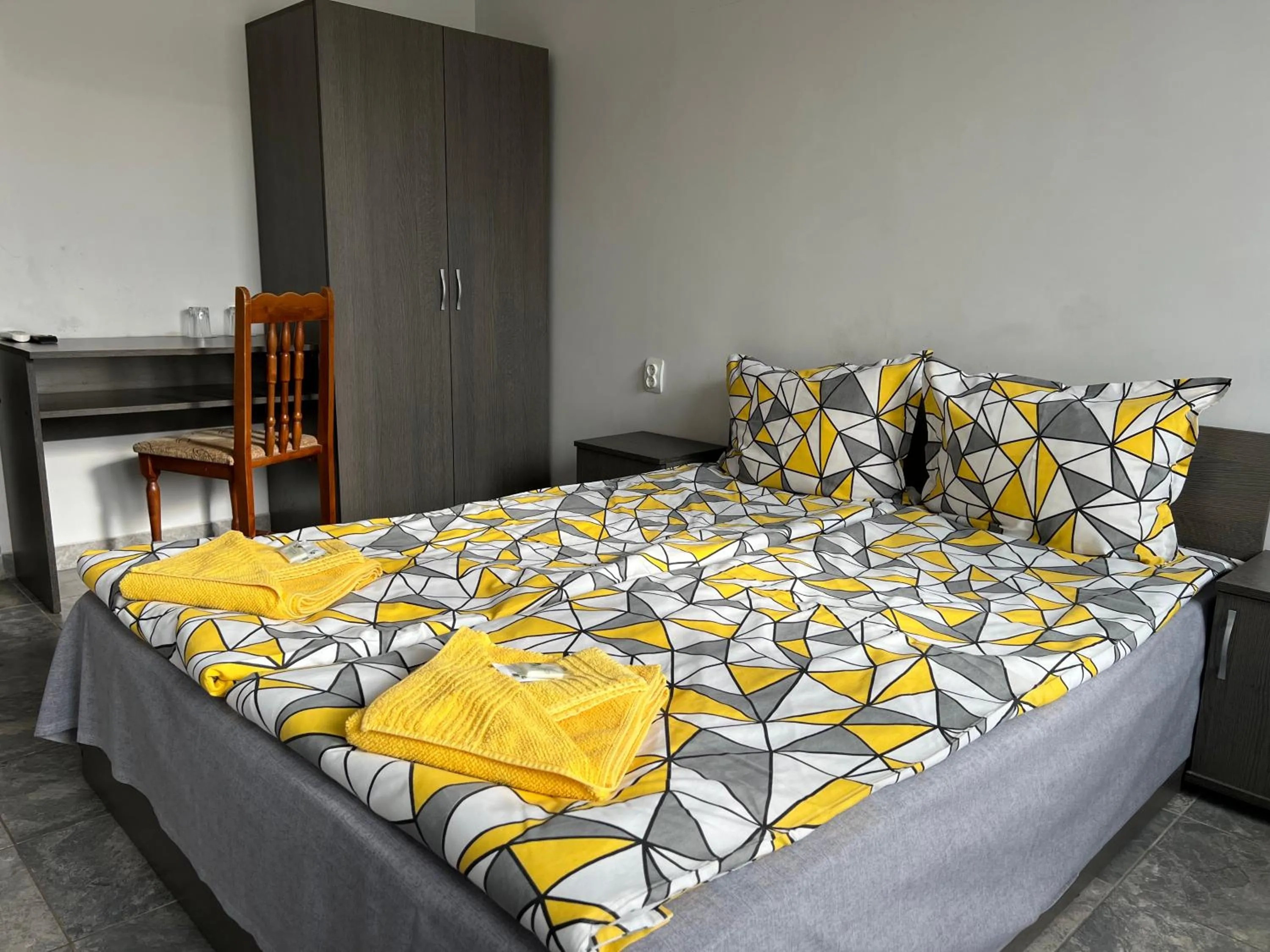 Bed in Hotel Rositsa