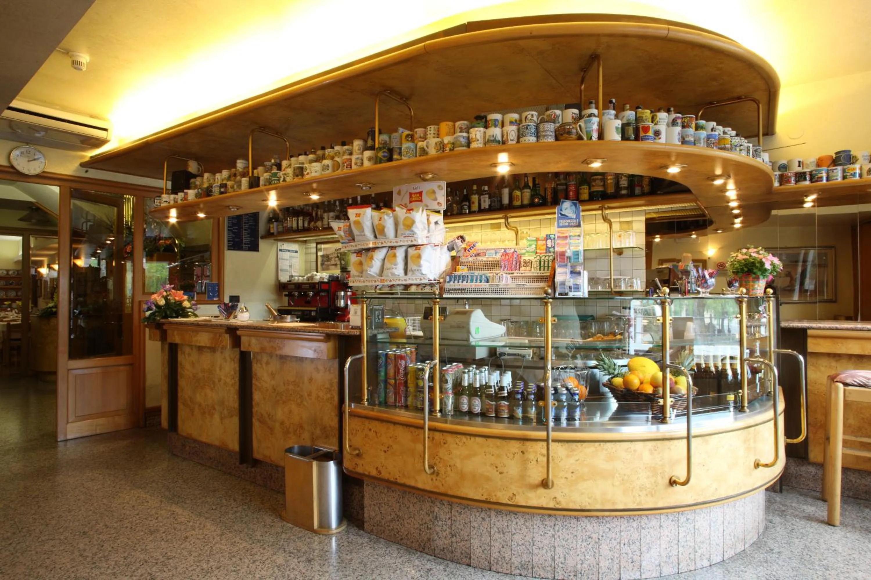 Restaurant/places to eat in Albergo Alla Campana