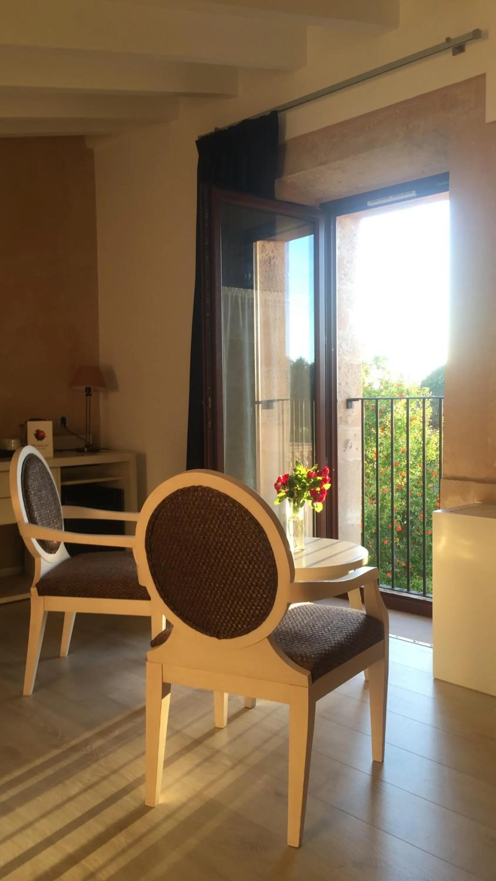 Balcony/Terrace in Bennoc Petit Hotel