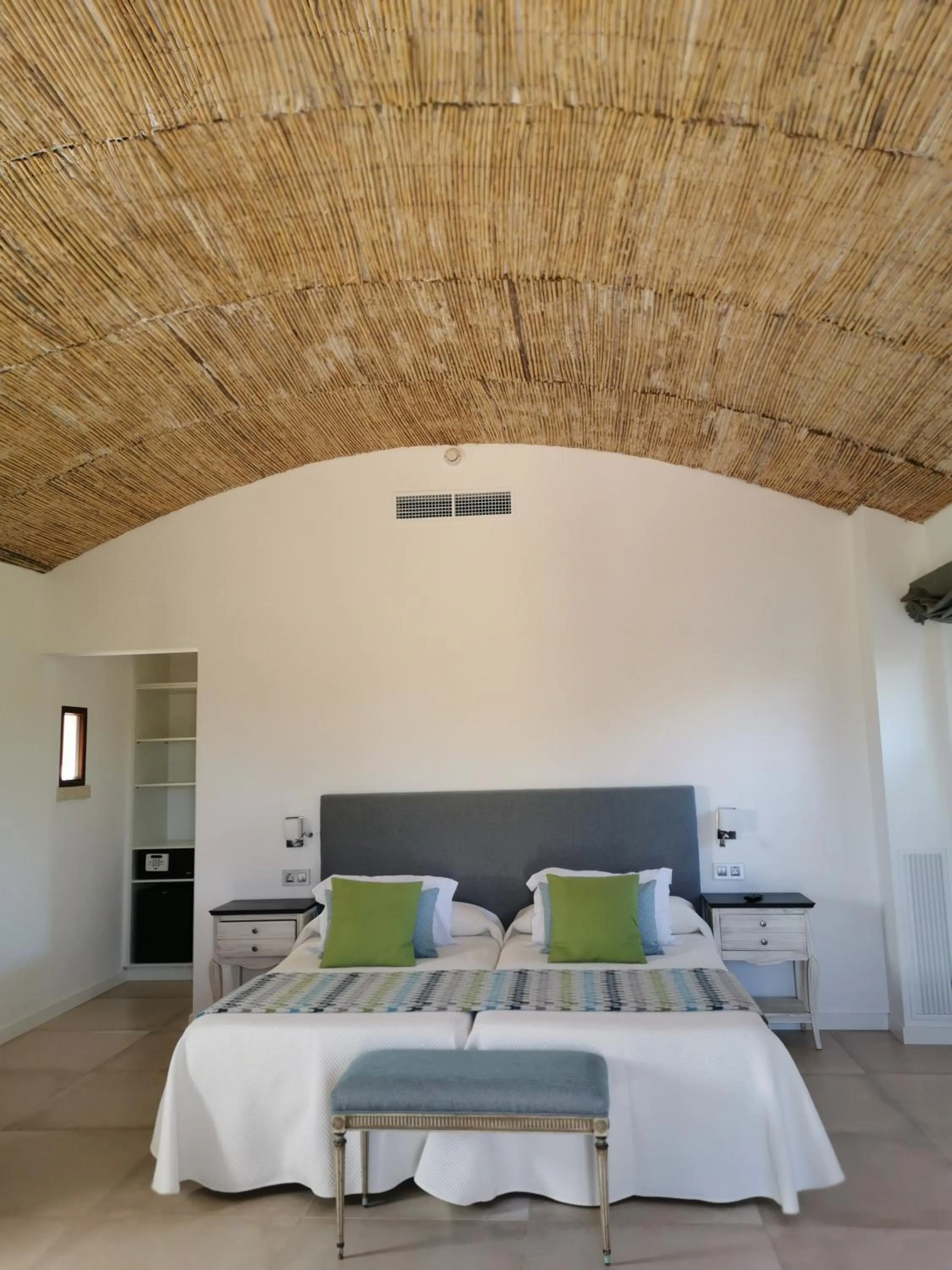 Bed in Bennoc Petit Hotel