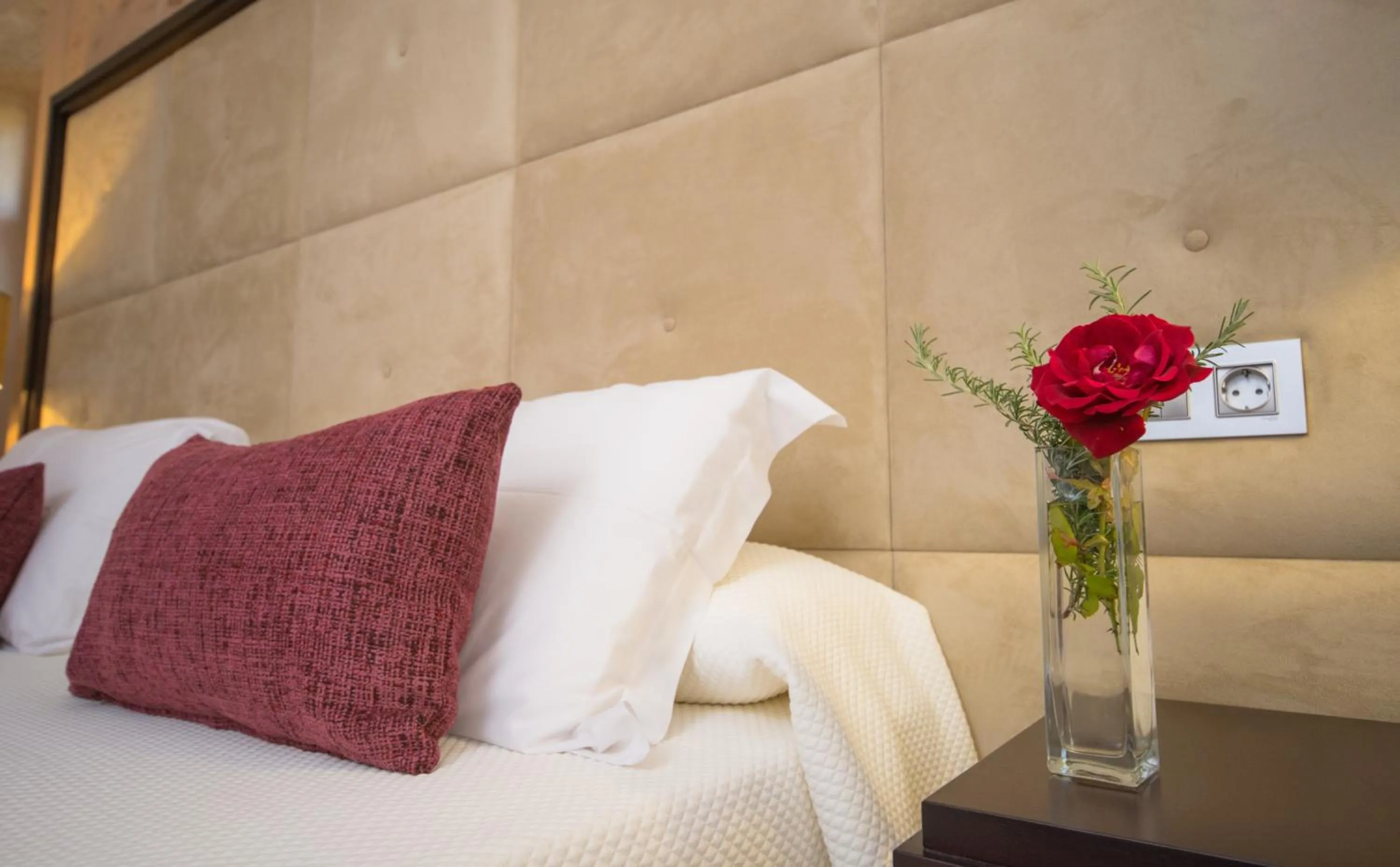 Bedroom, Bed in Bennoc Petit Hotel