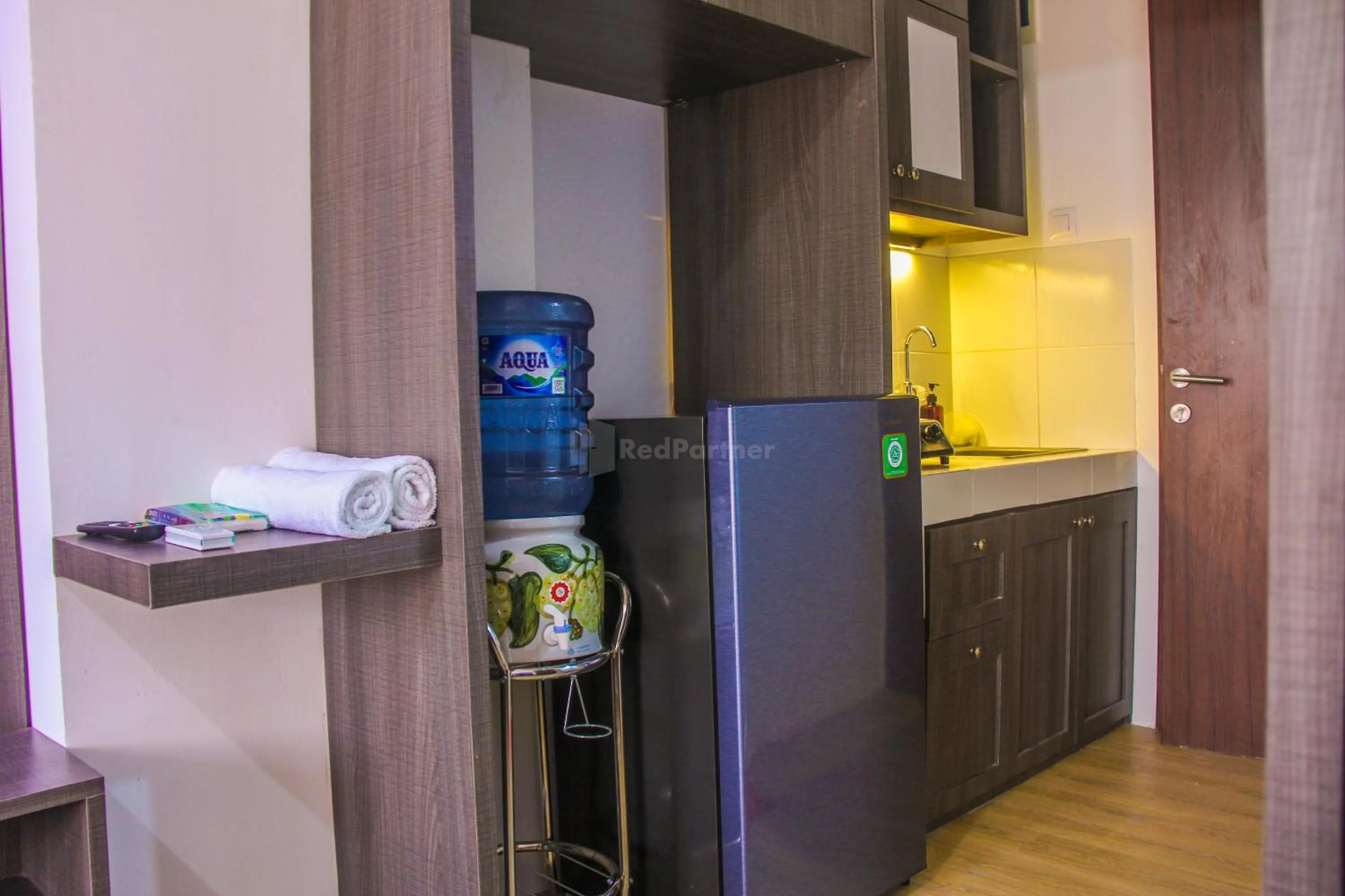 Bedroom in RedLiving Apartemen Gunung Putri Square - Abidin Room Tower Pinus