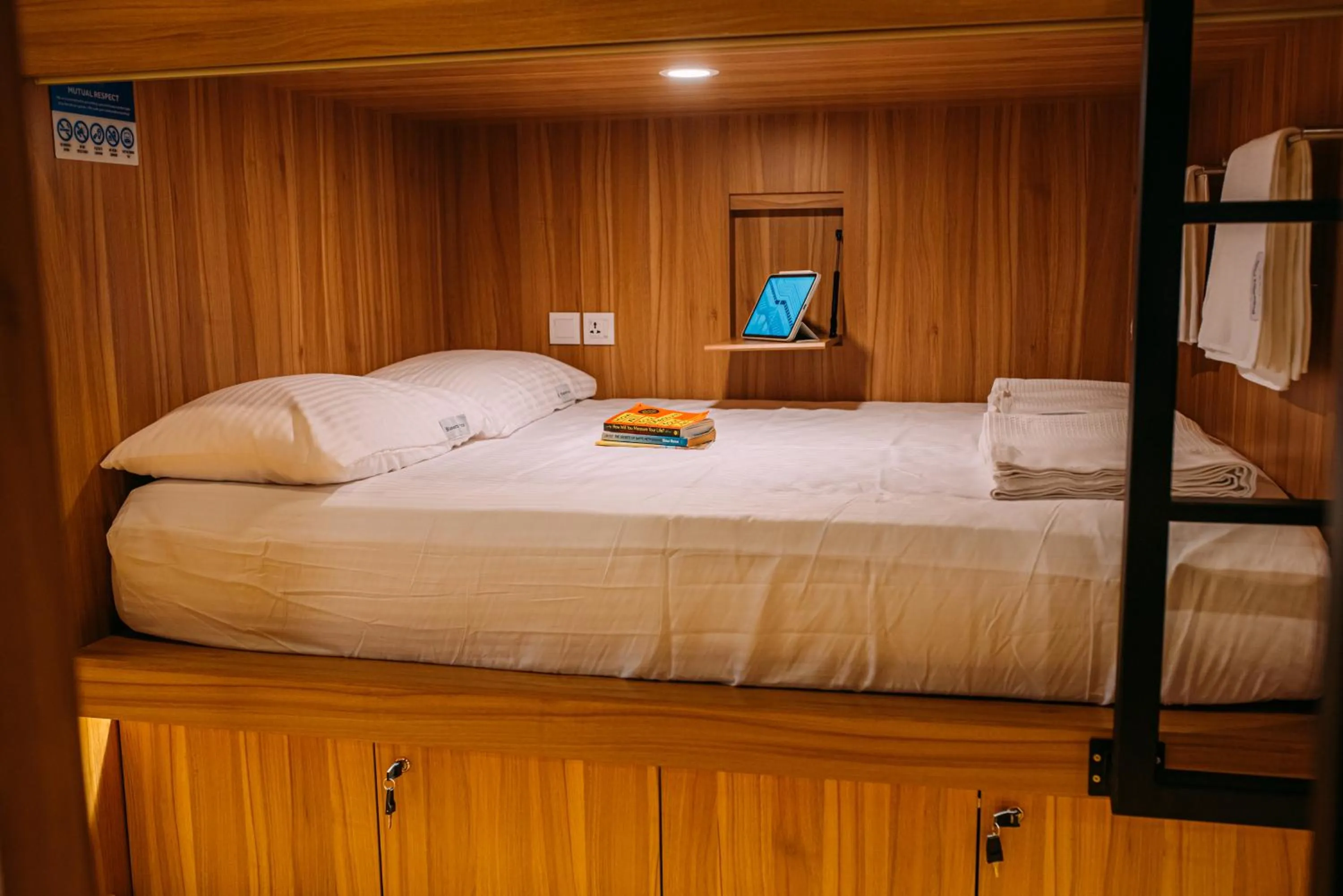 bunk bed, Bed in Bluewaters Pods 38 Hongkong St