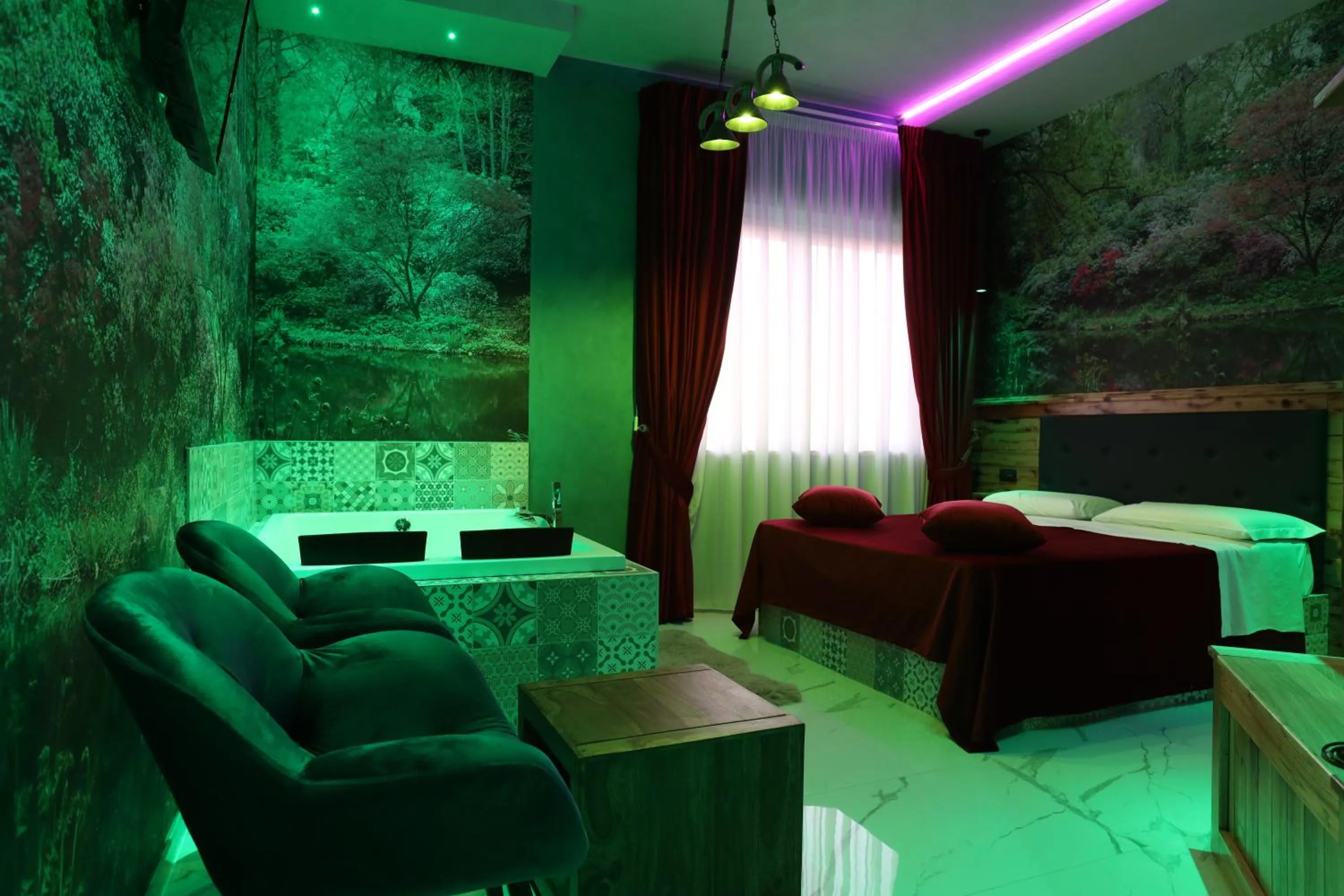 Bed in Alcova Suite&Relax