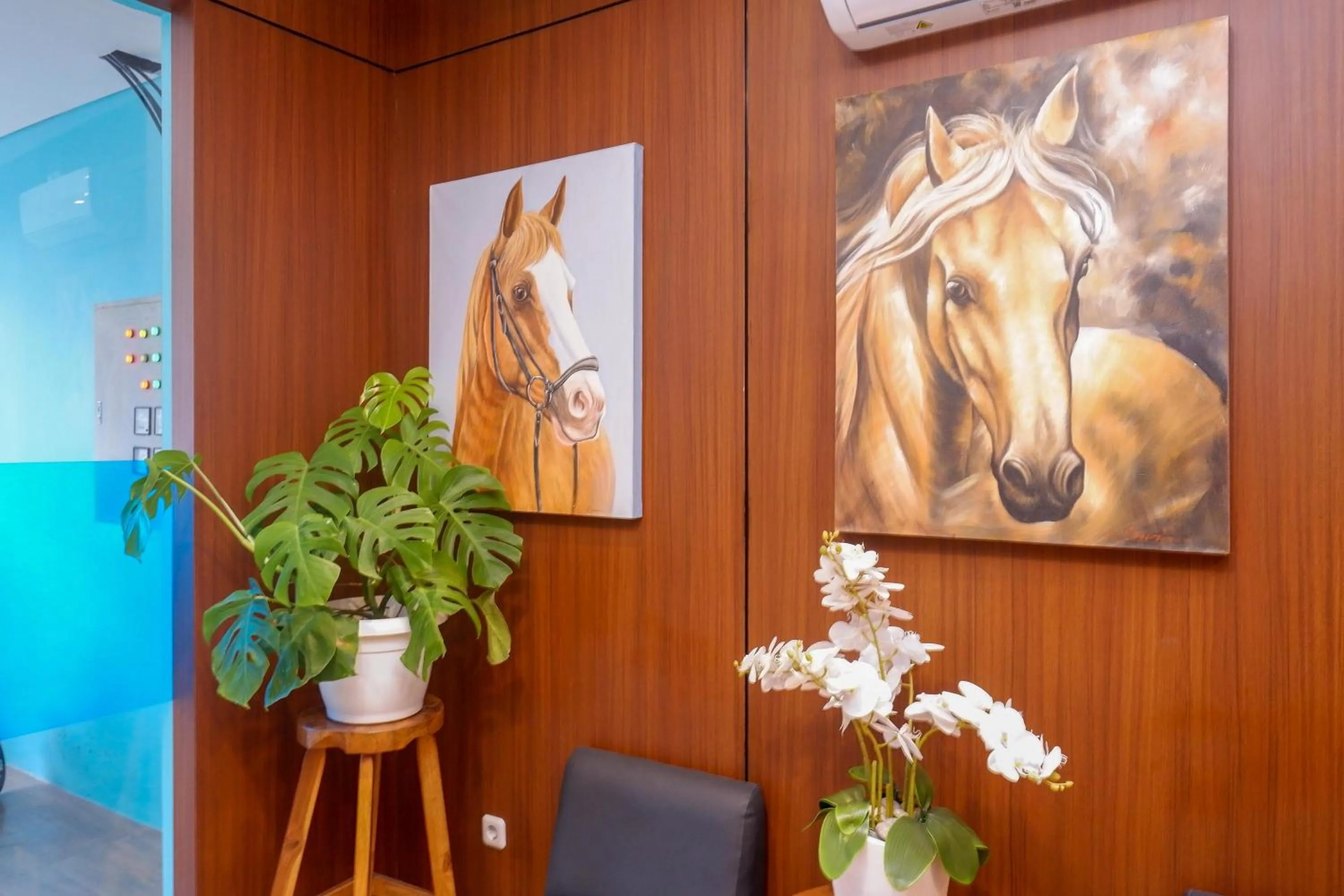 Lobby or reception in Sans Hotel Pippo Yogyakarta by RedDoorz