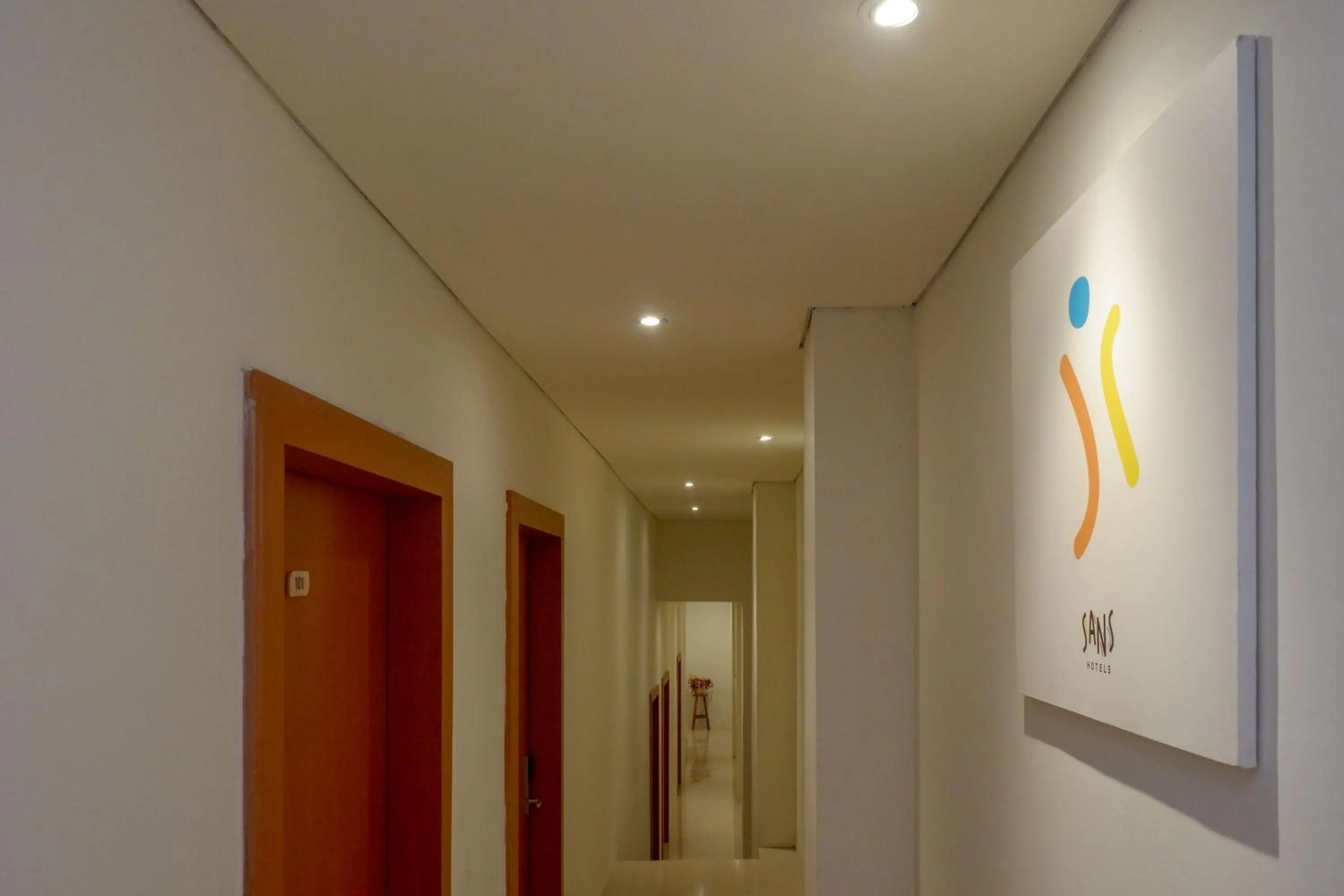 Property building in Sans Hotel Pippo Yogyakarta by RedDoorz