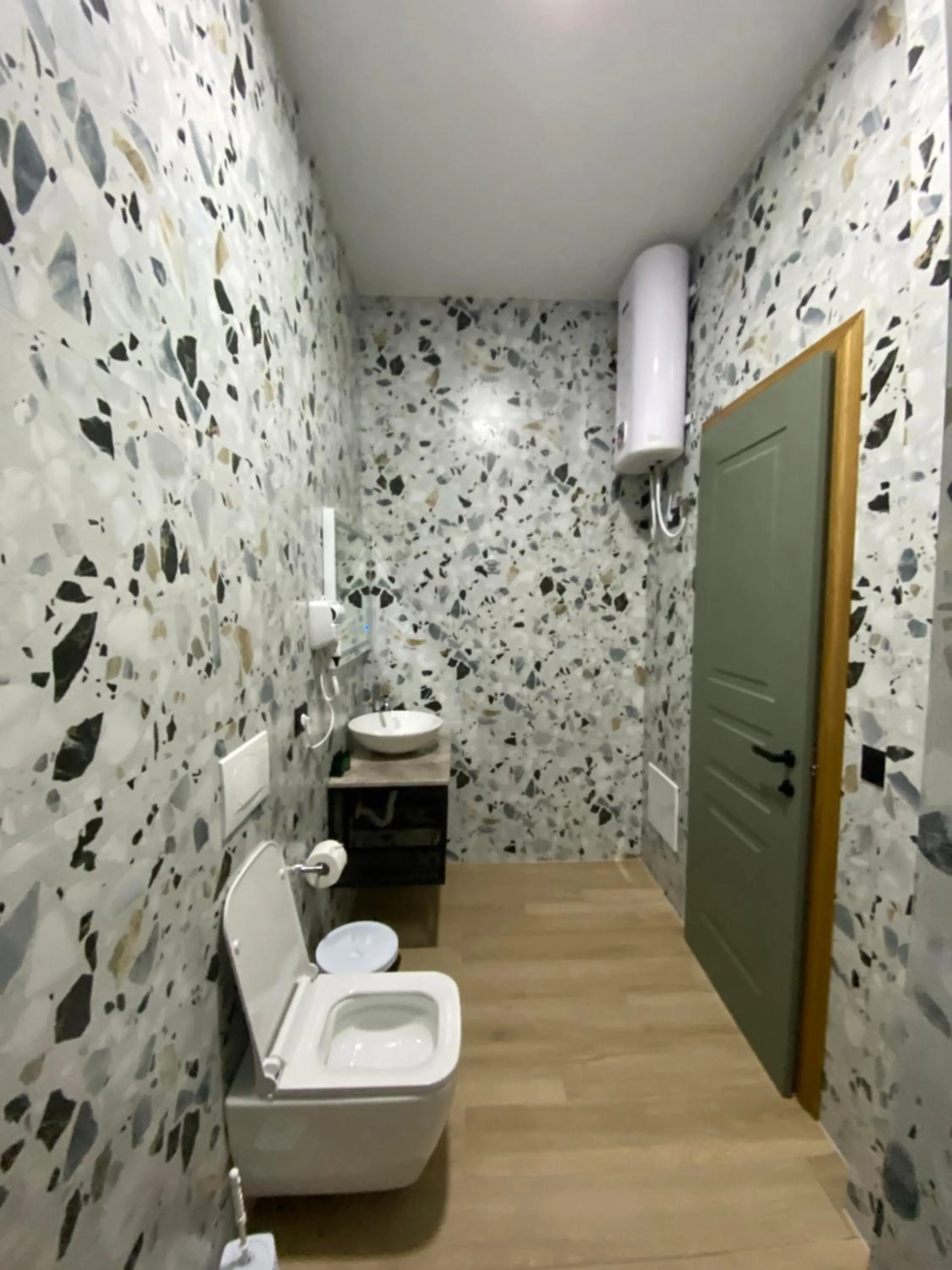 Toilet in Happy Stay