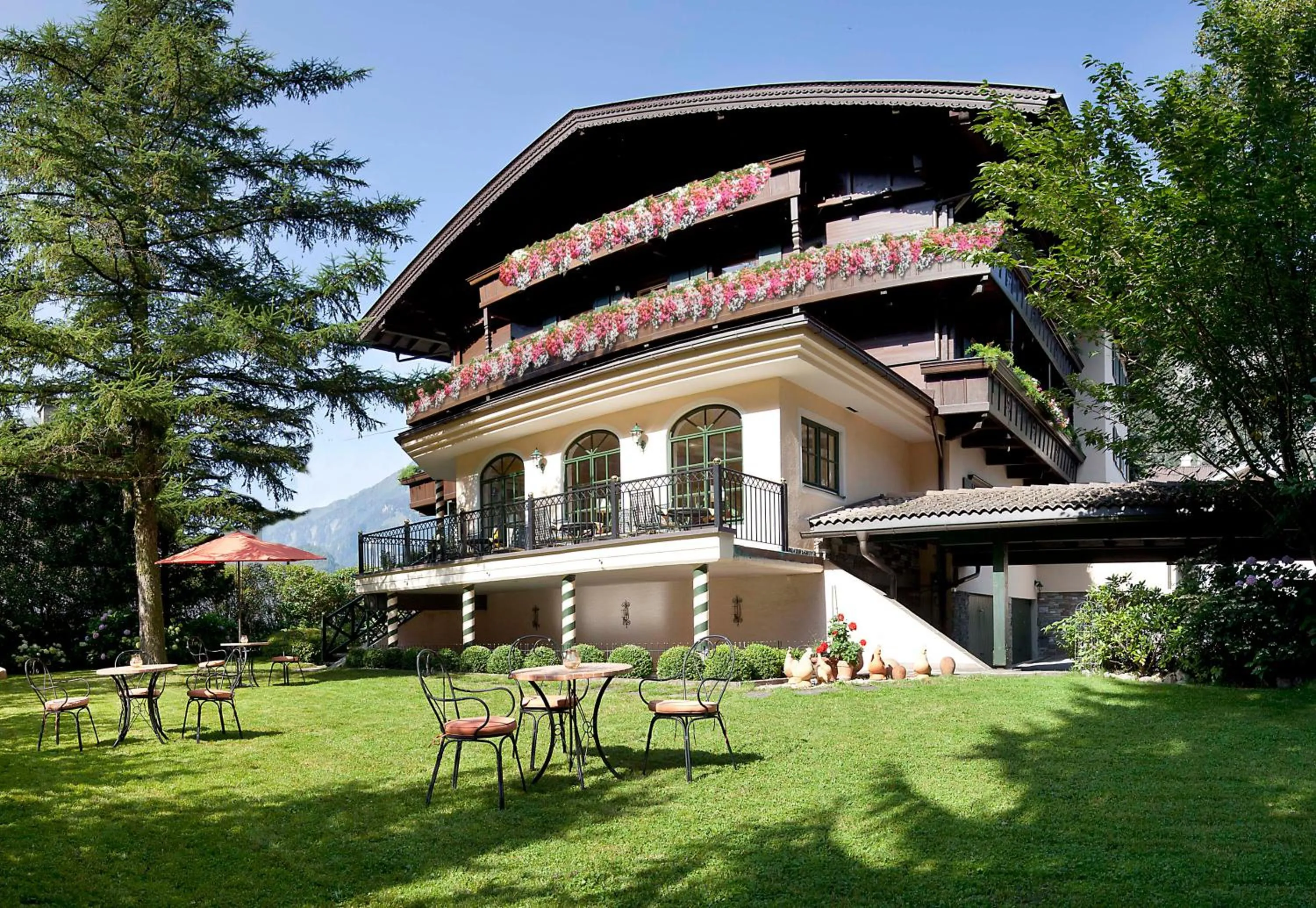Facade/entrance in Aparthotel Landhaus St. Joseph (Indoor Pool)