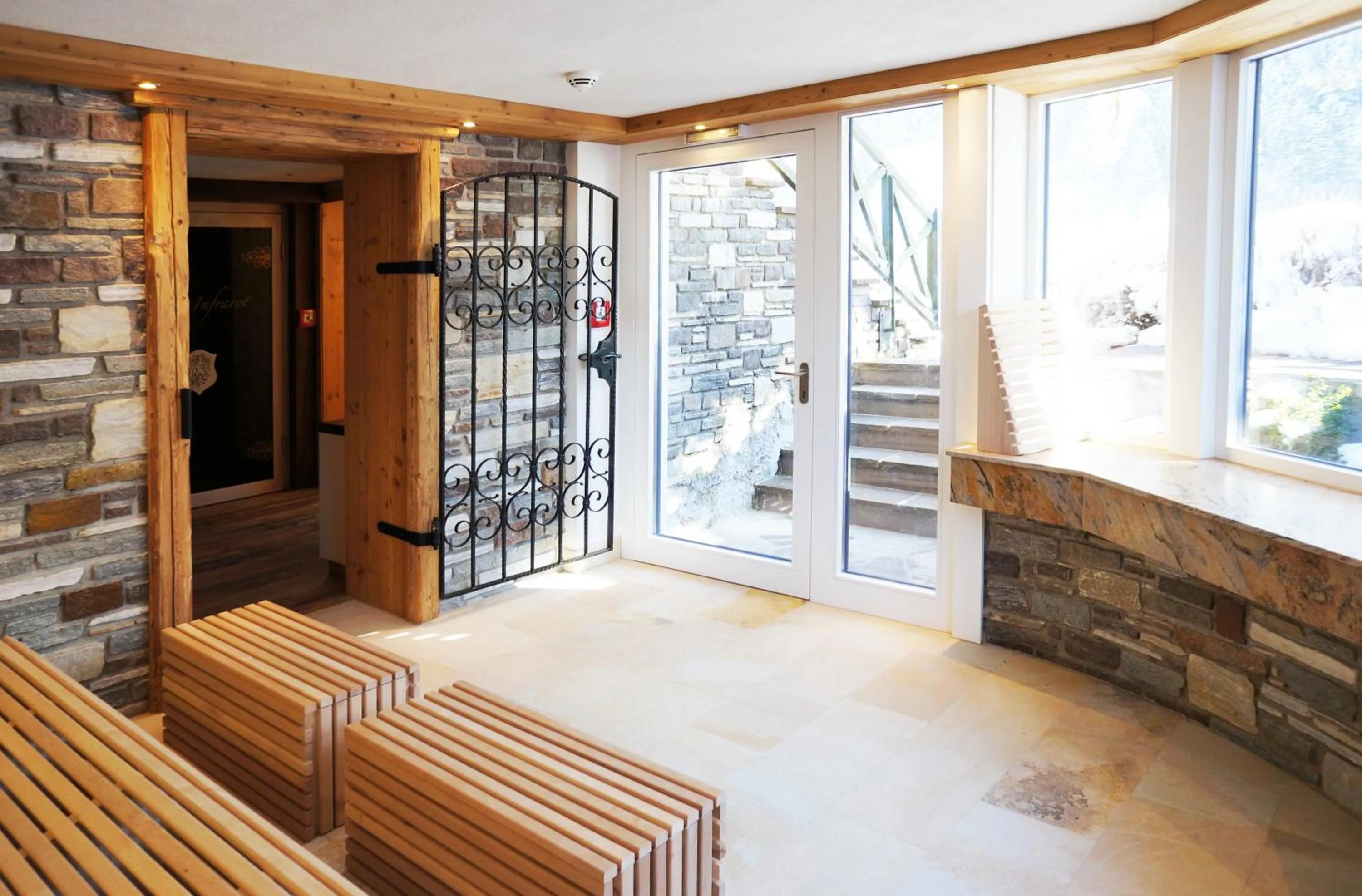 Spa and wellness centre/facilities in Aparthotel Landhaus St. Joseph (Indoor Pool)