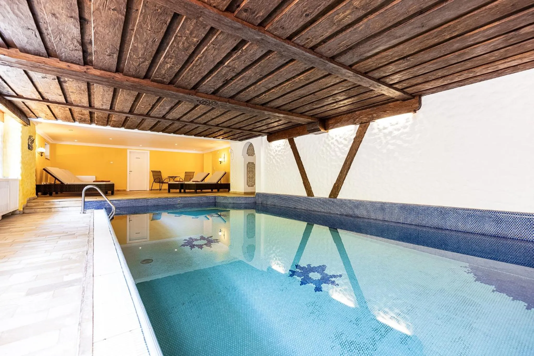 Swimming pool in Aparthotel Landhaus St. Joseph (Indoor Pool)