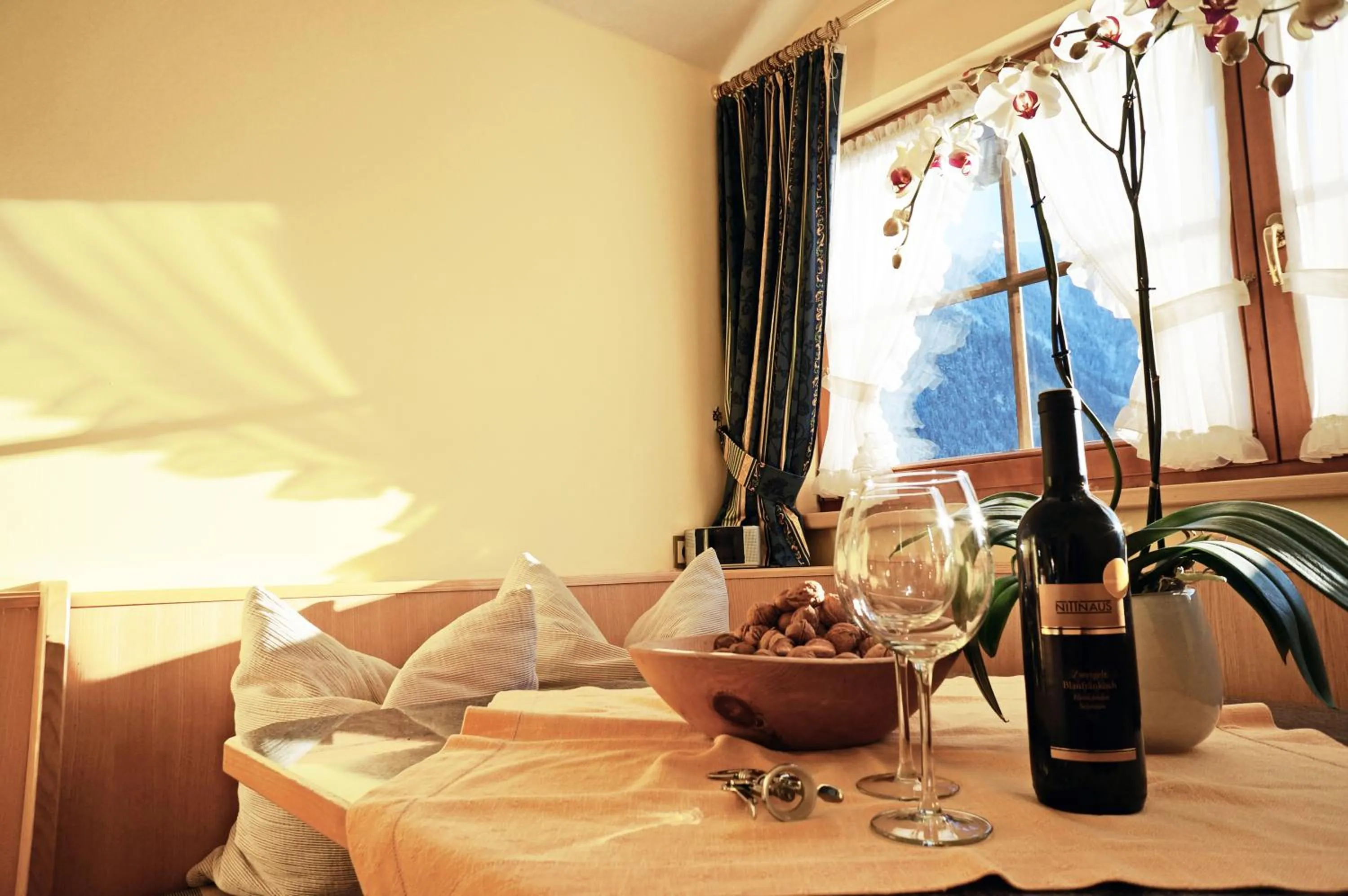 Food and drinks in Aparthotel Landhaus St. Joseph (Indoor Pool)