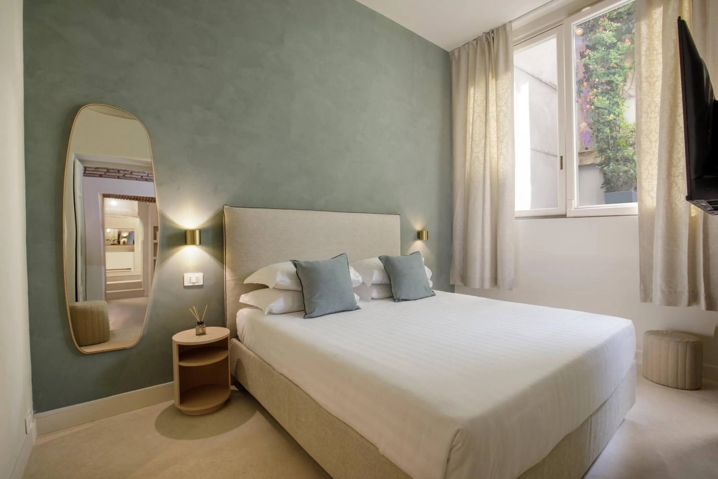 Bedroom, Bed in Condotti Boutique Hotel