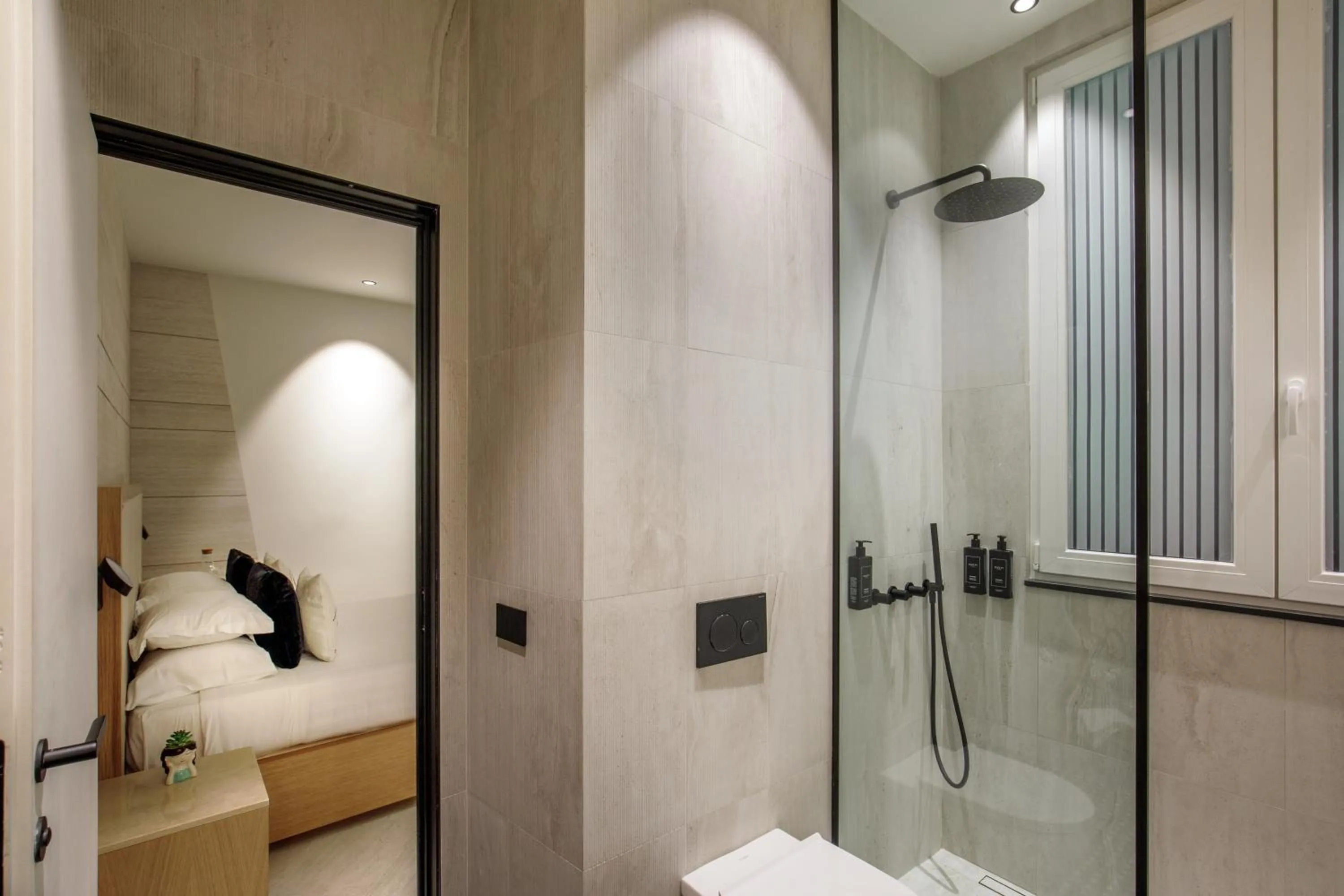 Shower in Condotti Boutique Hotel