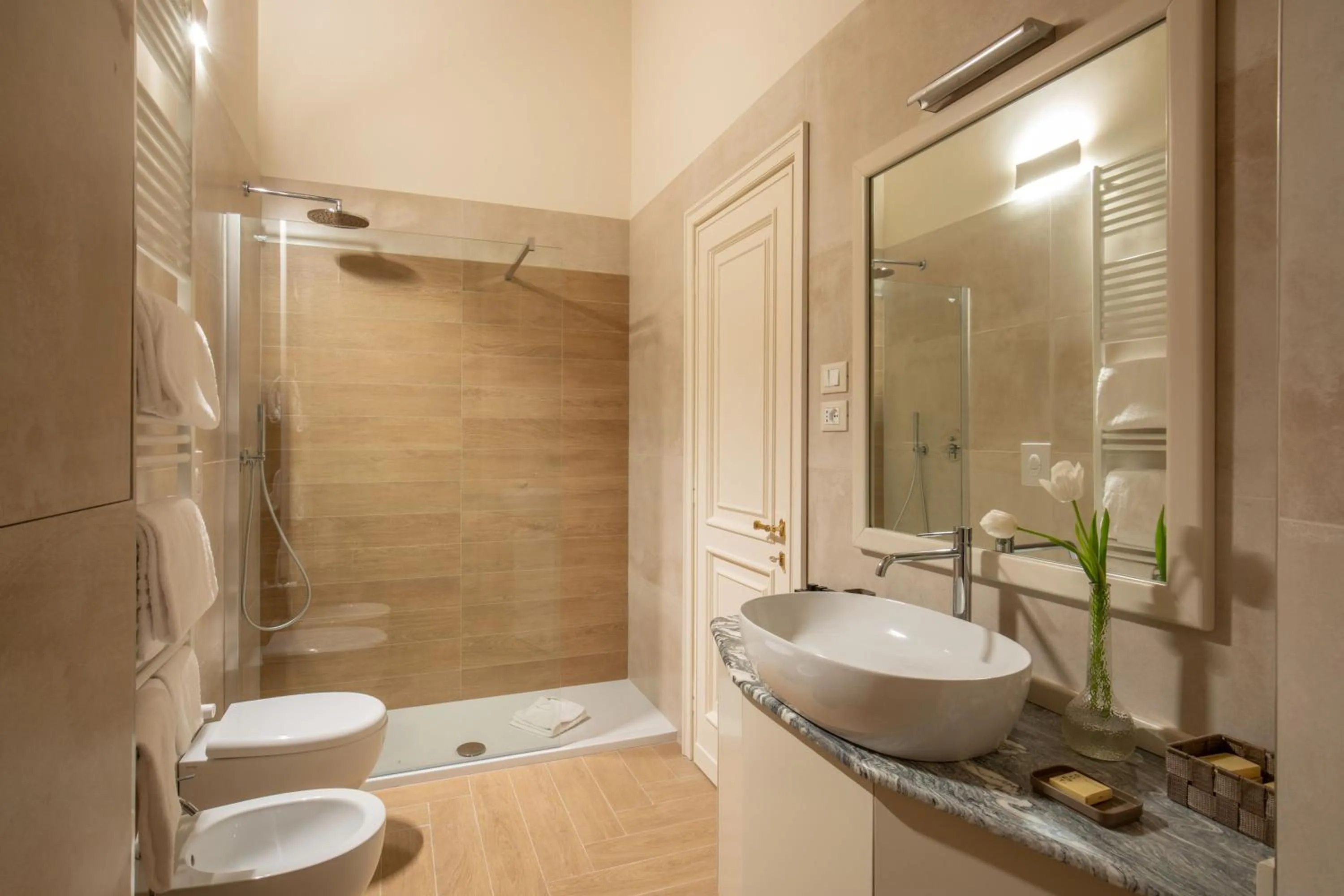 Bathroom in Condotti Boutique Hotel