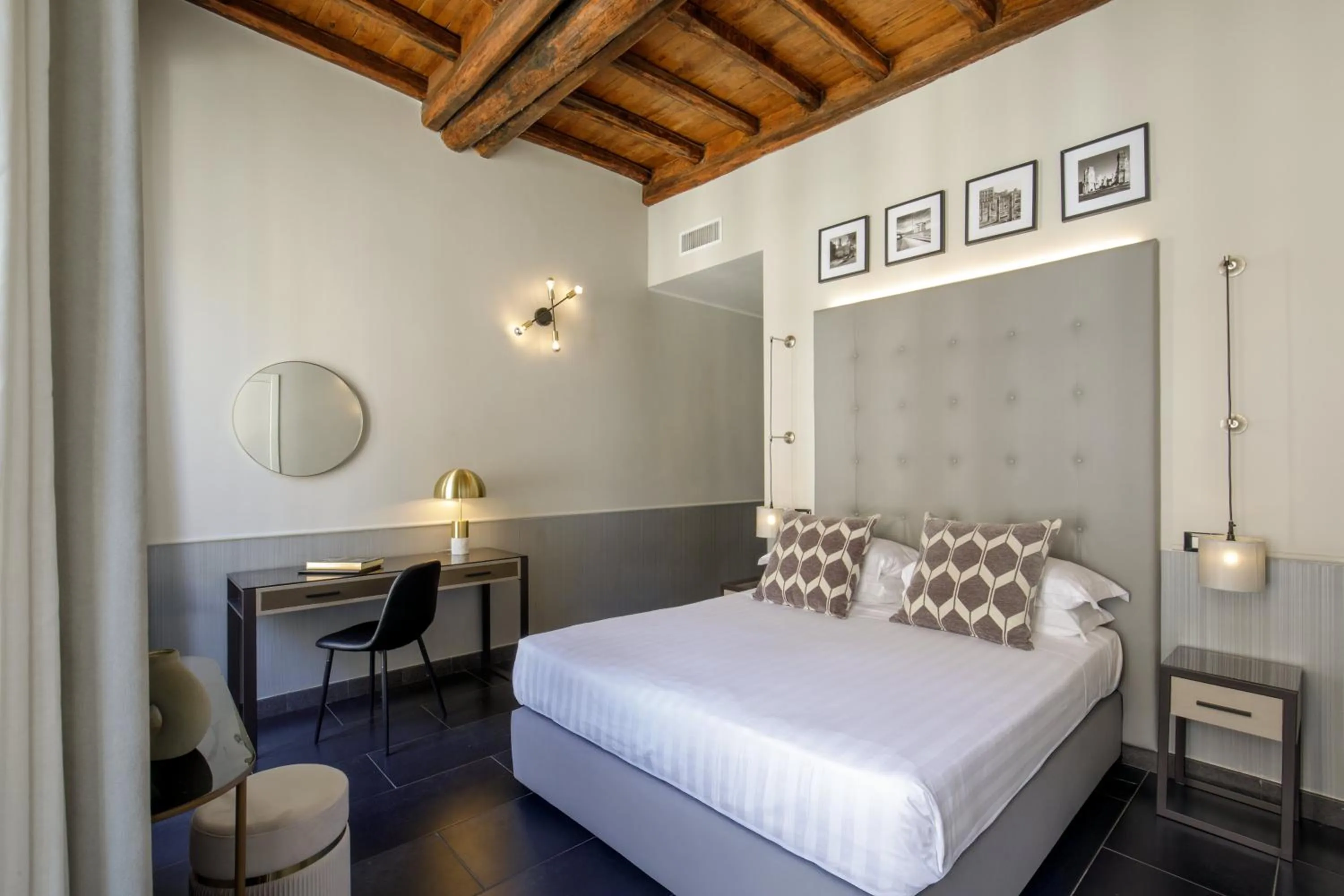 Bedroom, Bed in Condotti Boutique Hotel