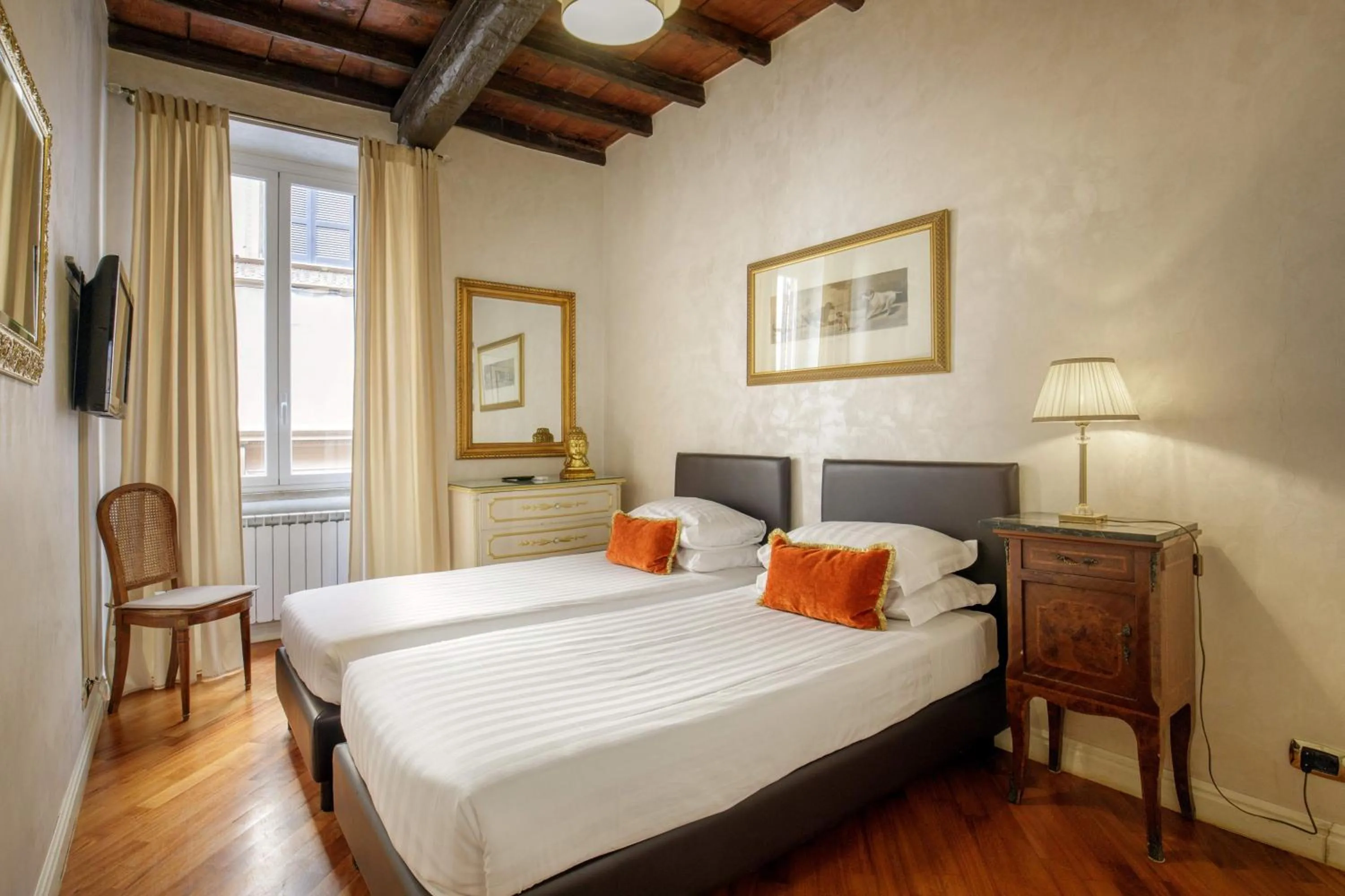 Bedroom, Bed in Condotti Boutique Hotel