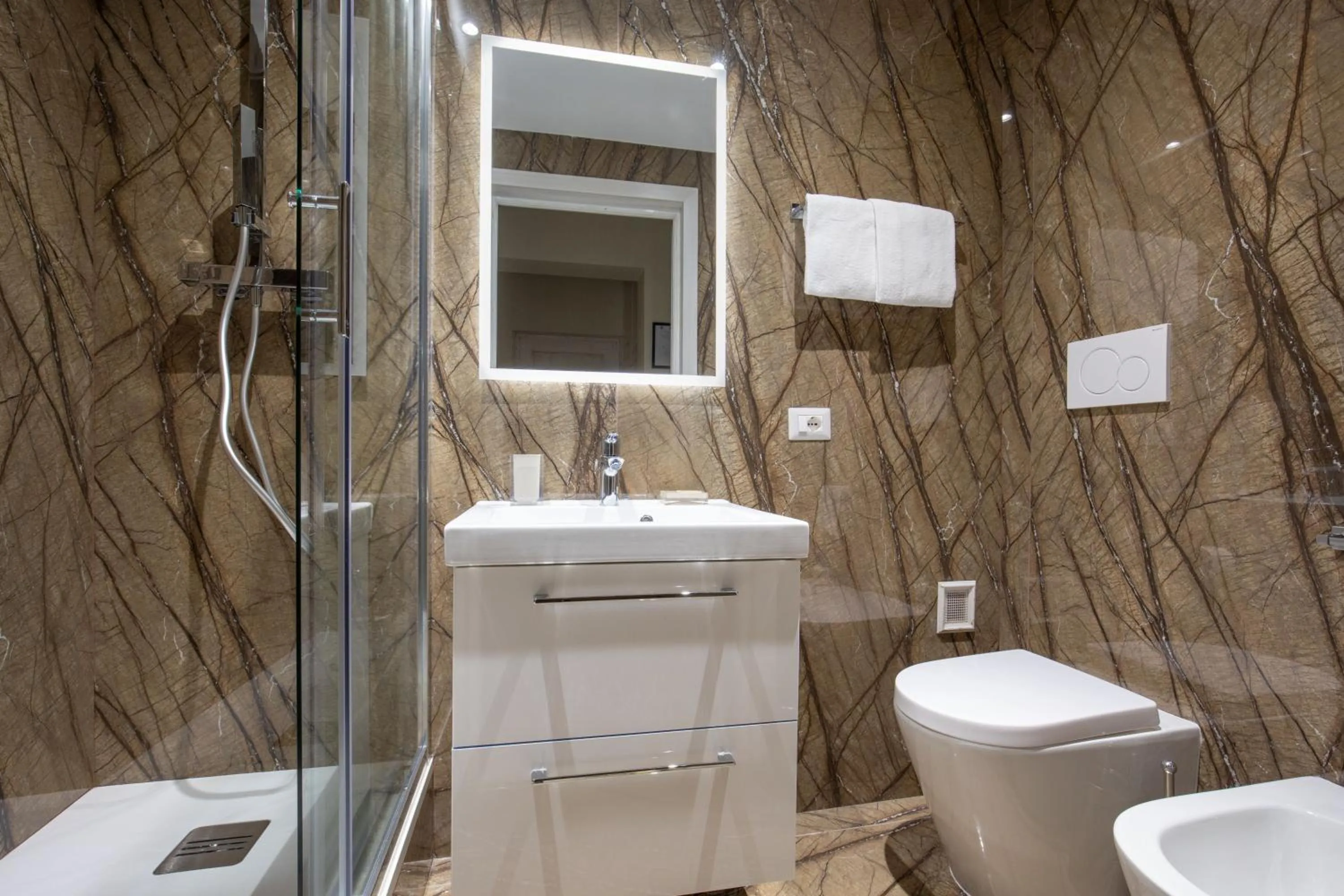 Shower in Condotti Boutique Hotel