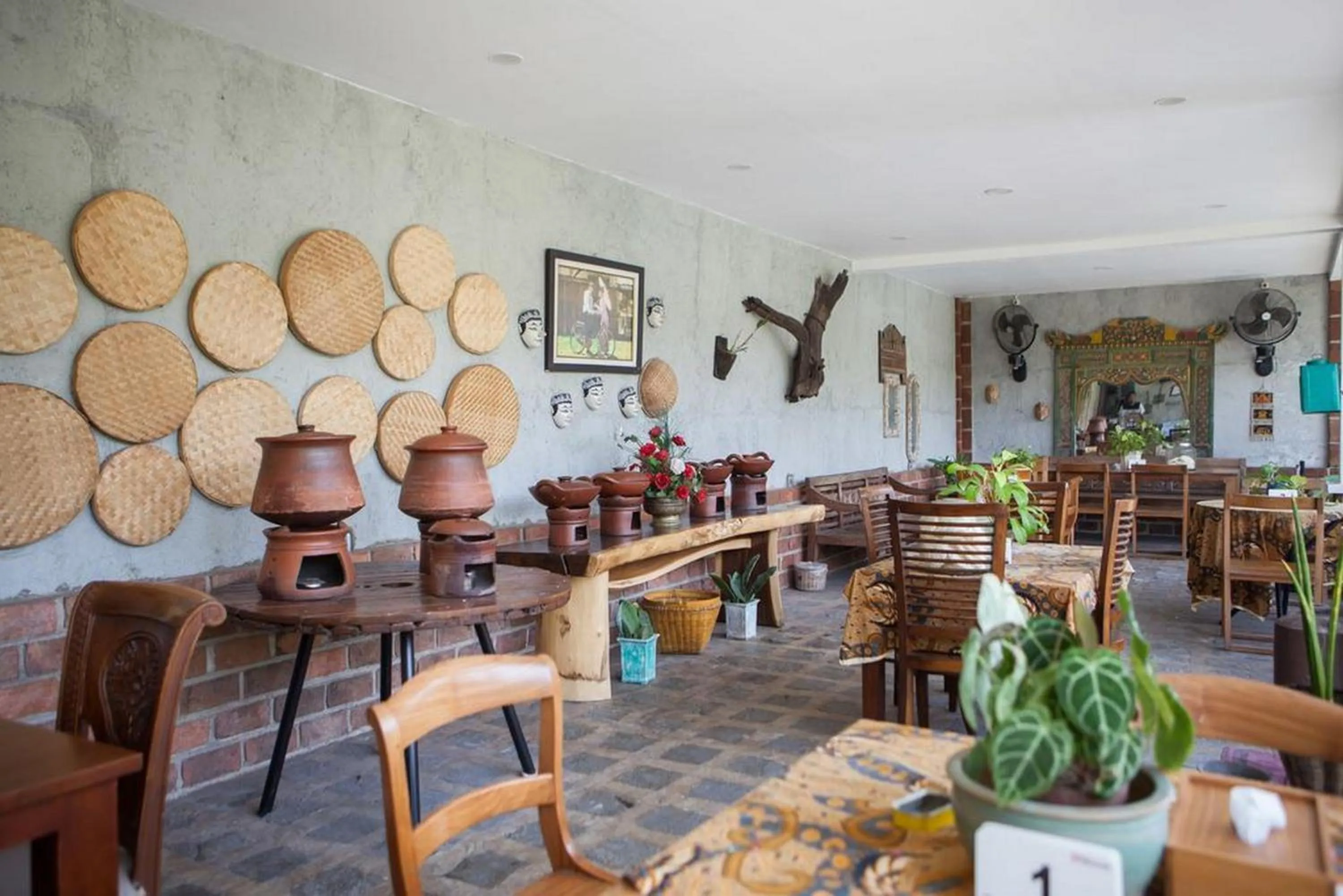 Lobby or reception in Urbanview Hotel Kumala Banyuwangi by RedDoorz