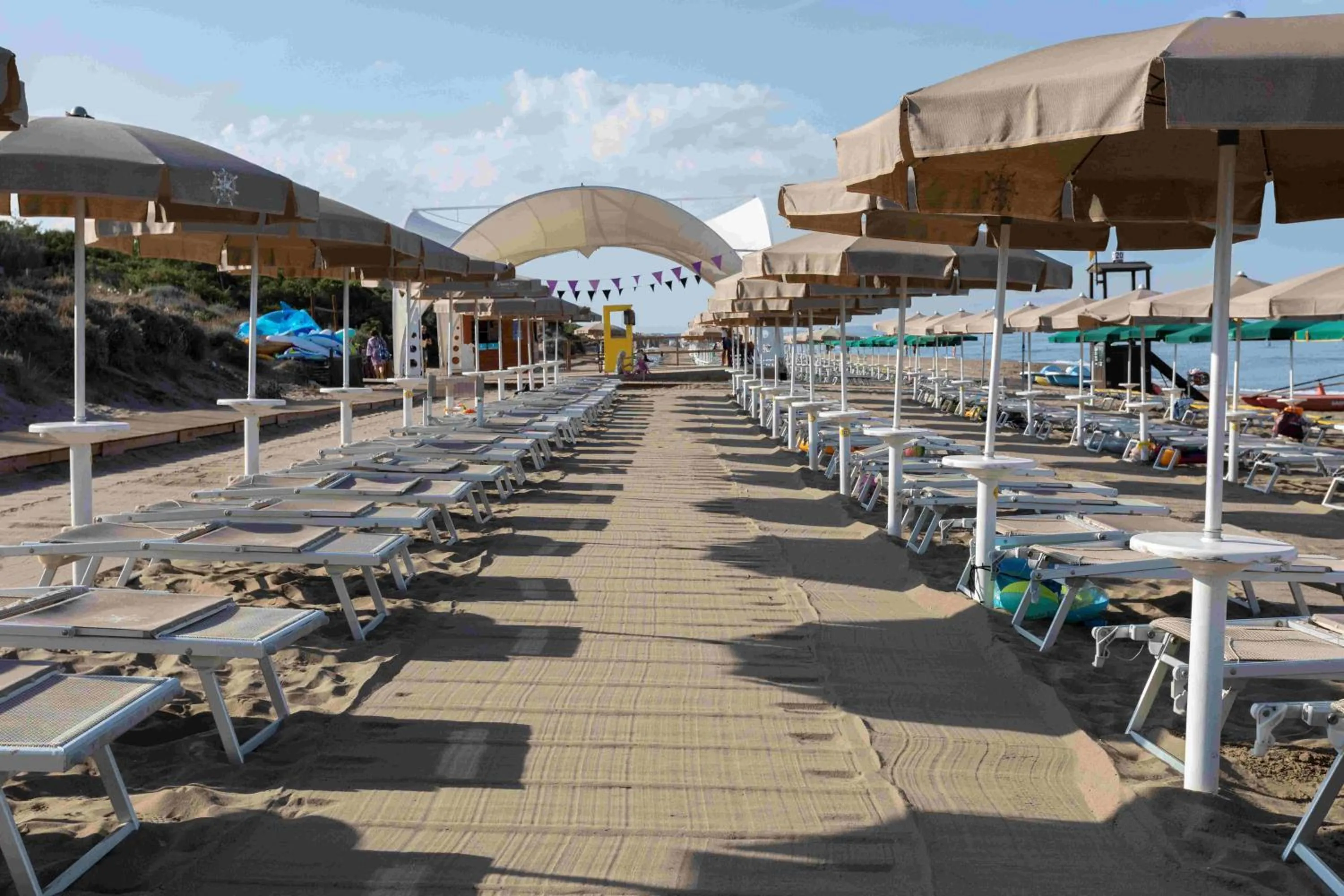 Beach in Canado Family Hotel