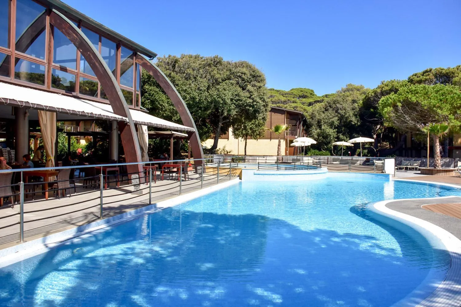 Swimming pool in Canado Family Hotel