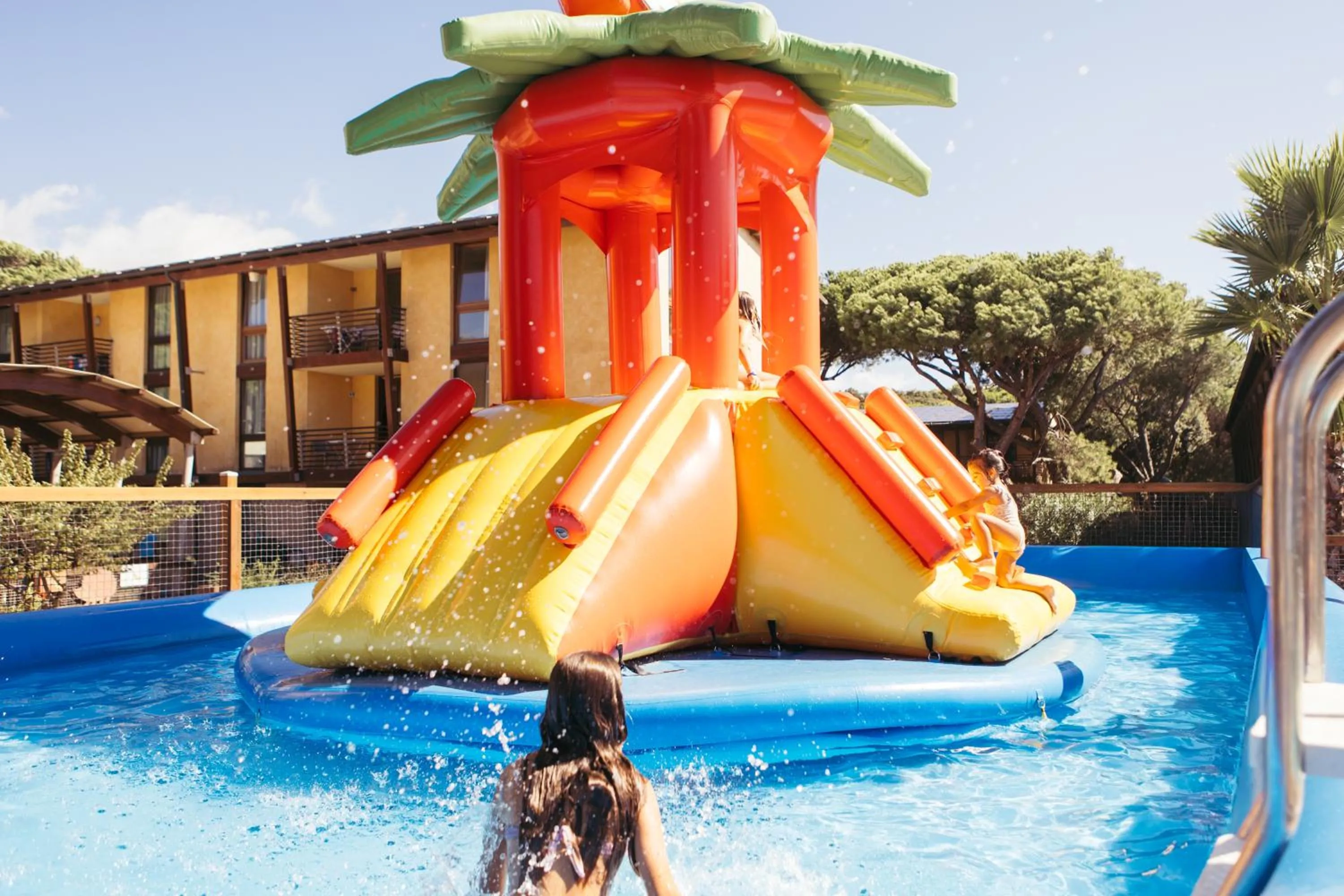 Swimming pool in Canado Family Hotel