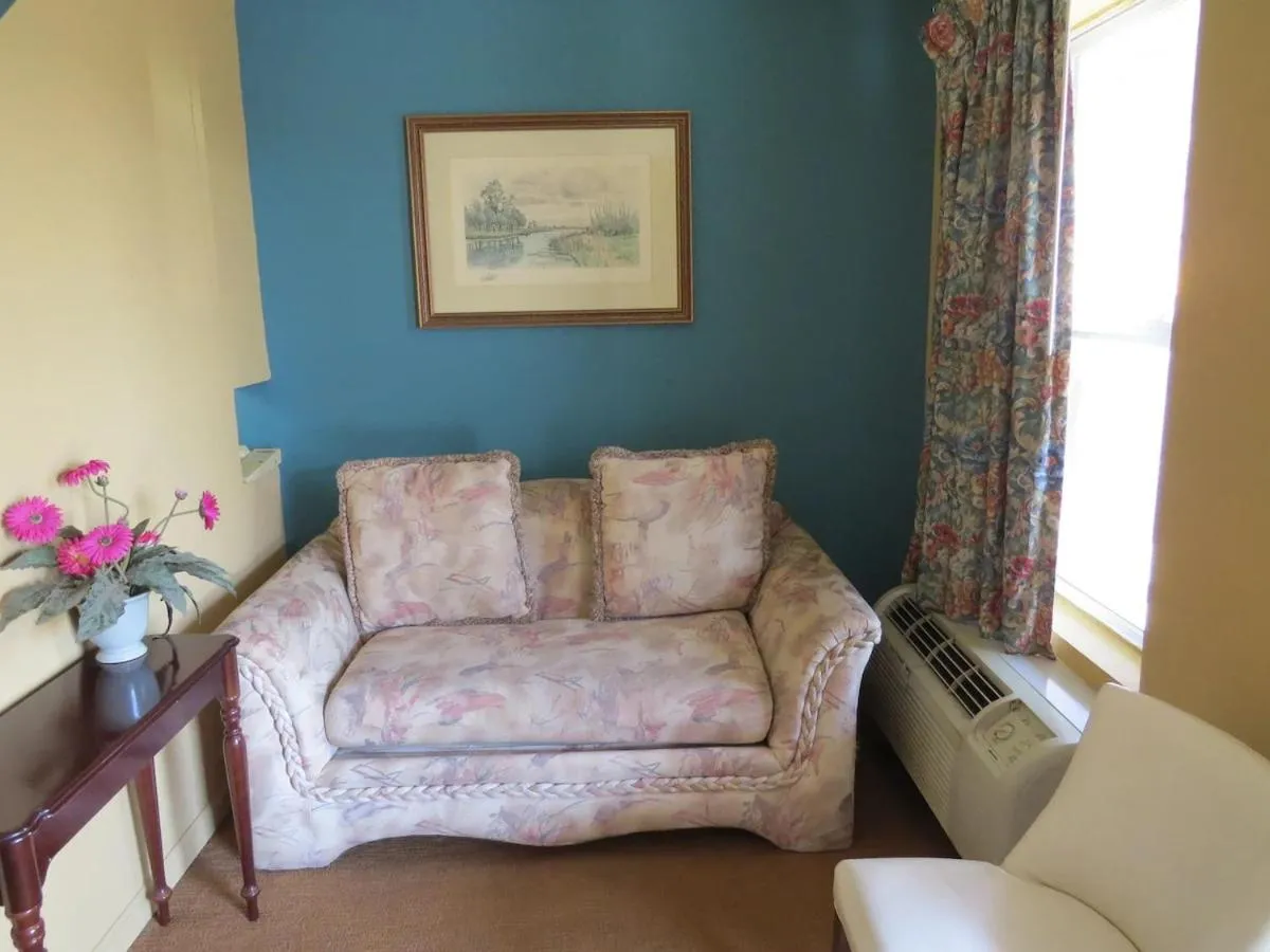 Seating area in FIRST WESTERN INN