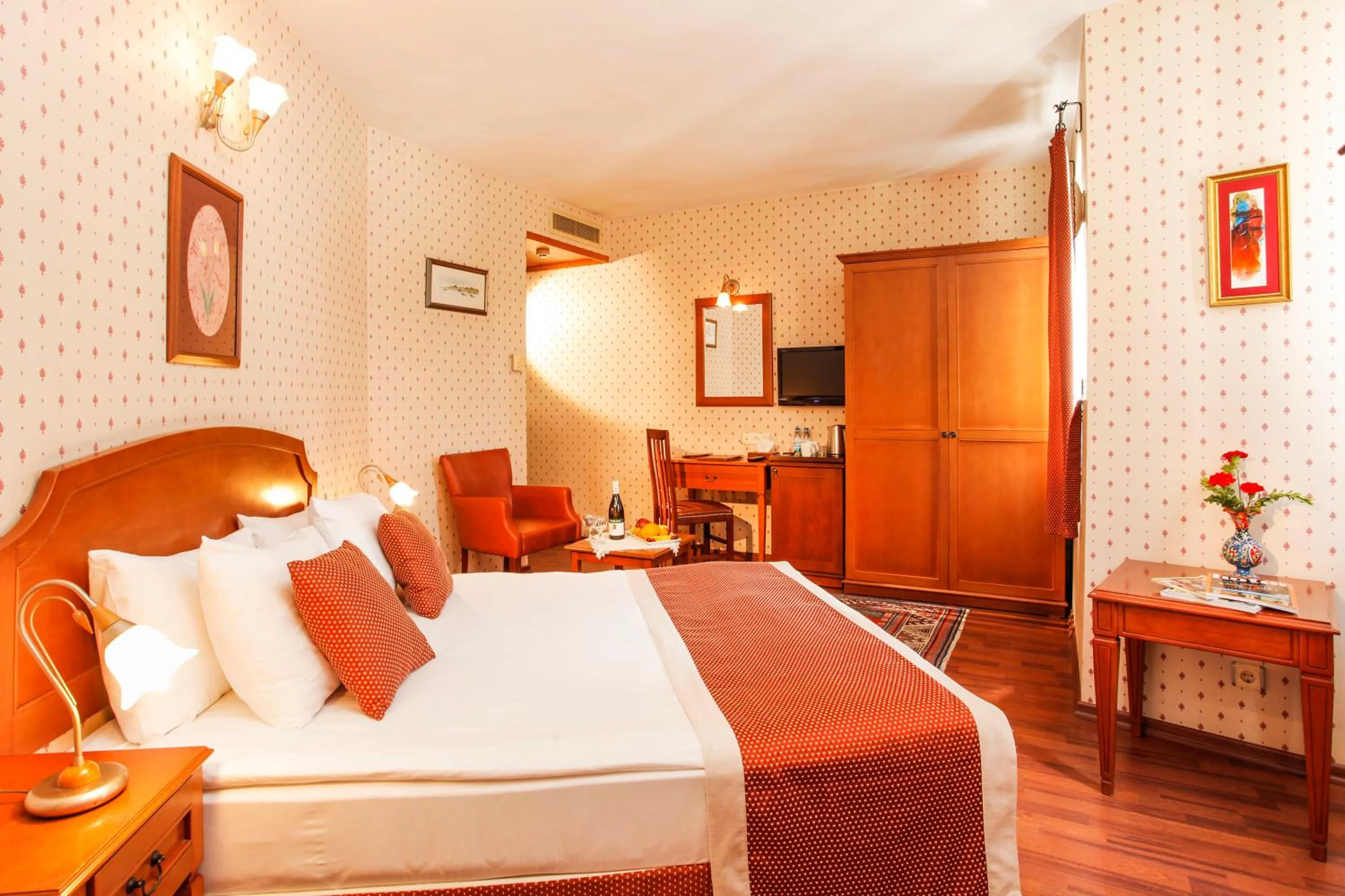 Photo of the whole room, Bed in Hotel Erguvan - Special Category