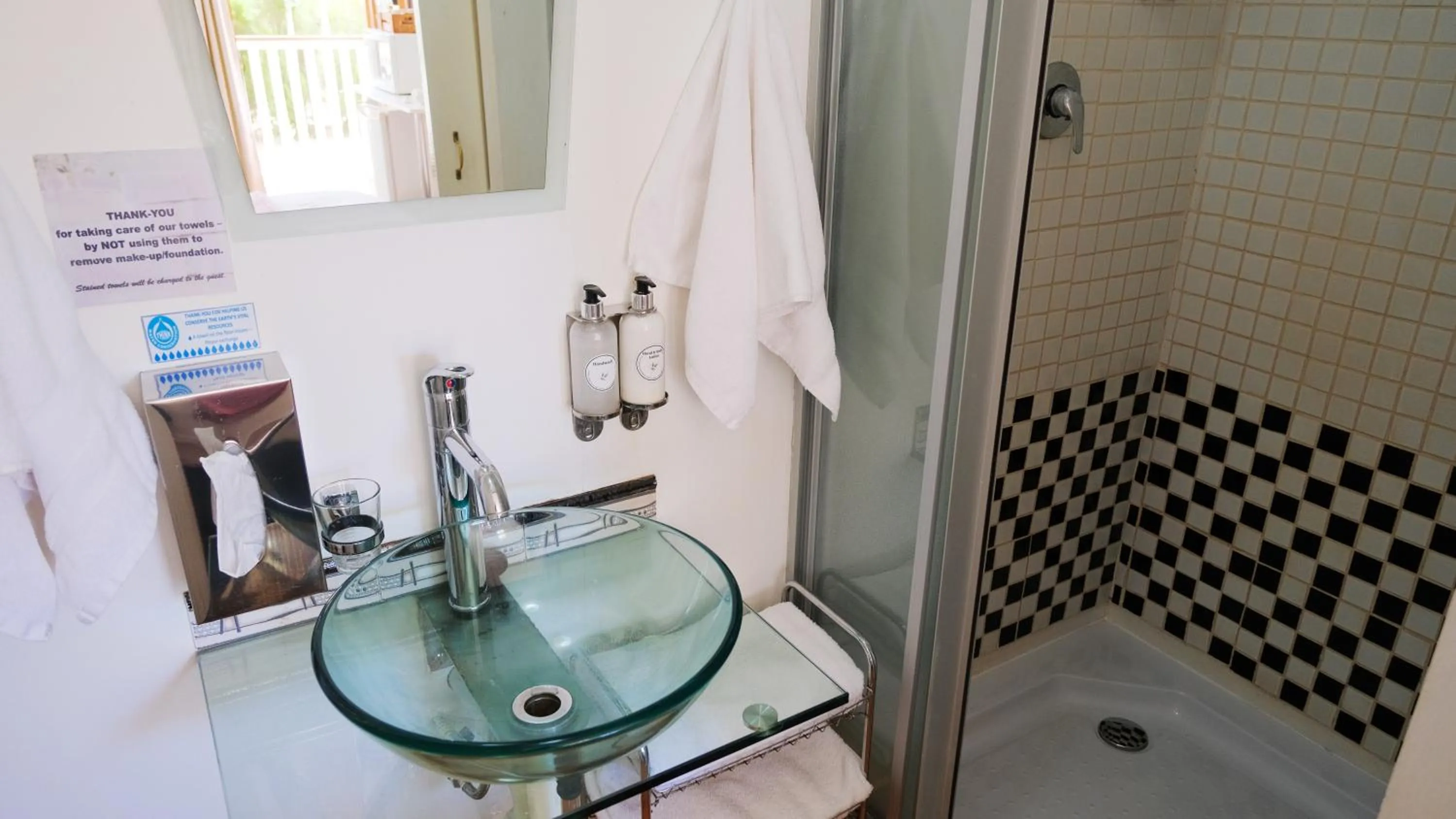 Bathroom in Knock Out View Clarens