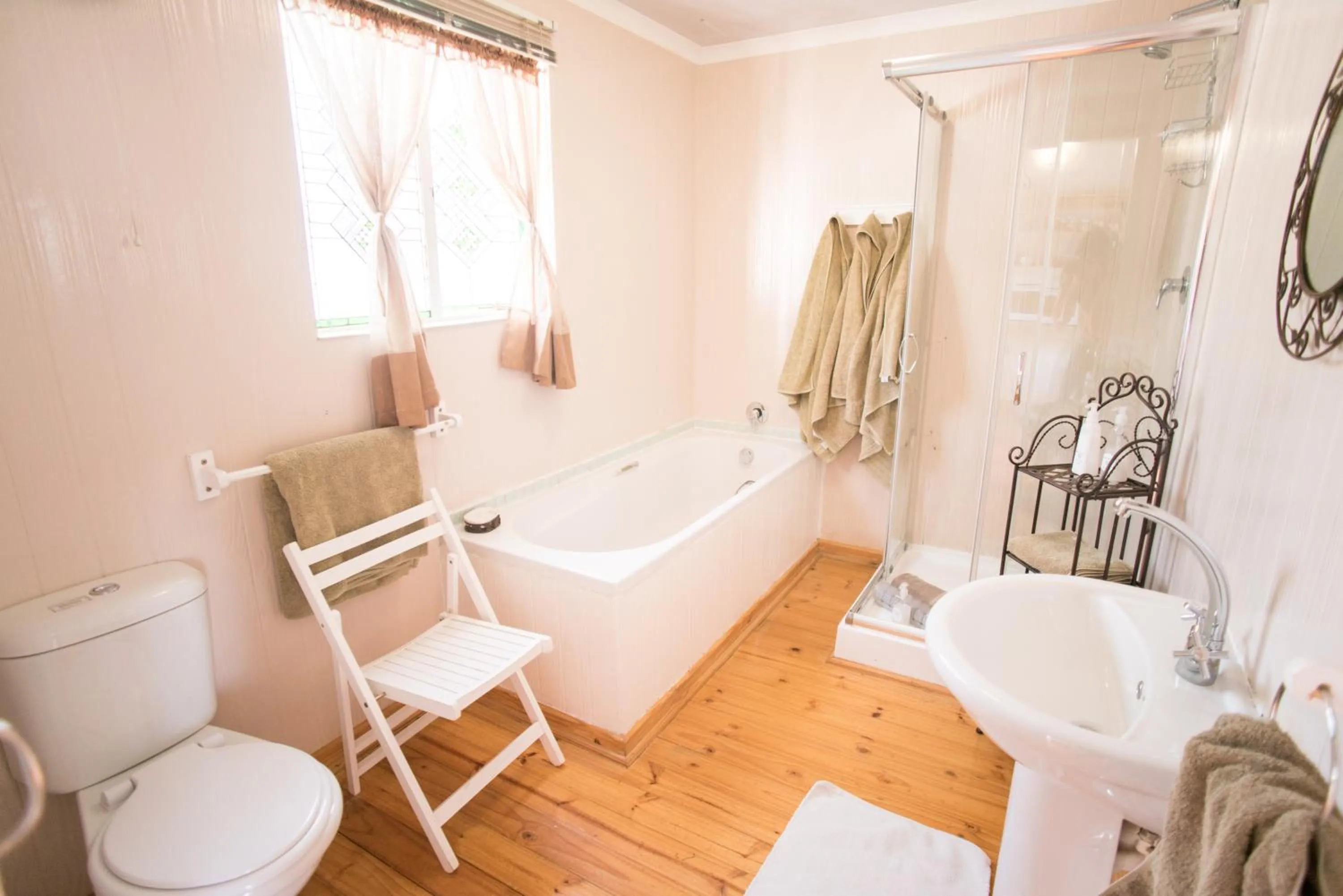 Bathroom in Knock Out View Clarens
