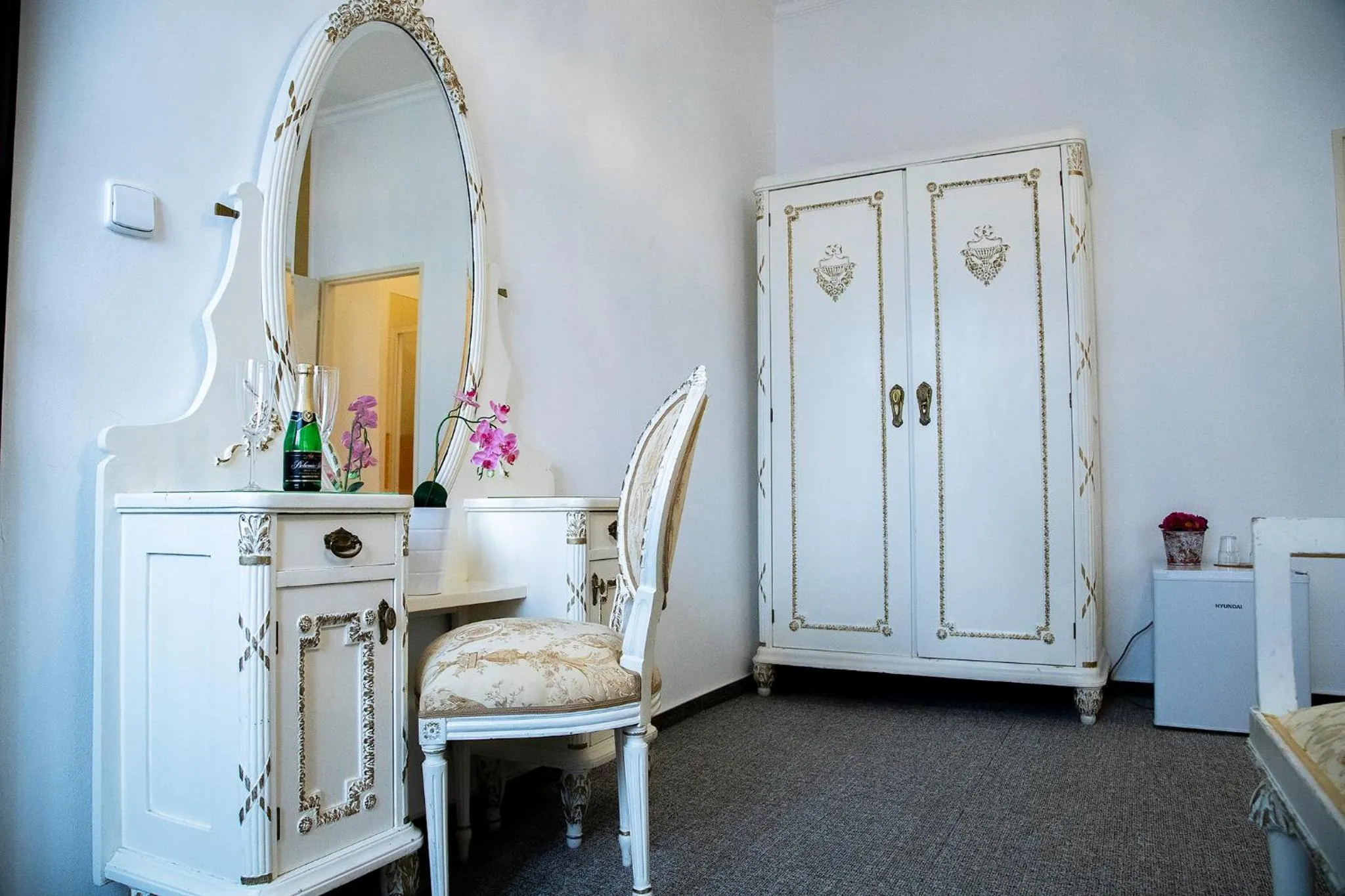 Photo of the whole room in Old Prague House