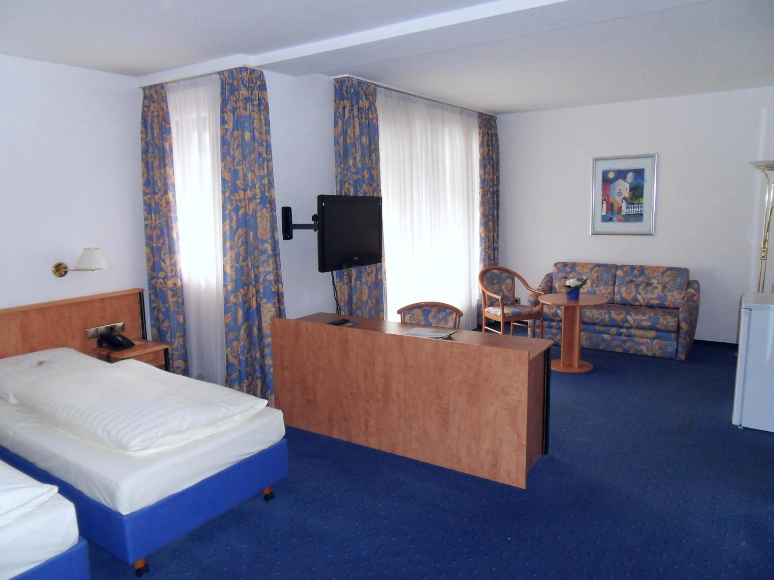 TV and multimedia, Bed in Hotel Stadt Homburg