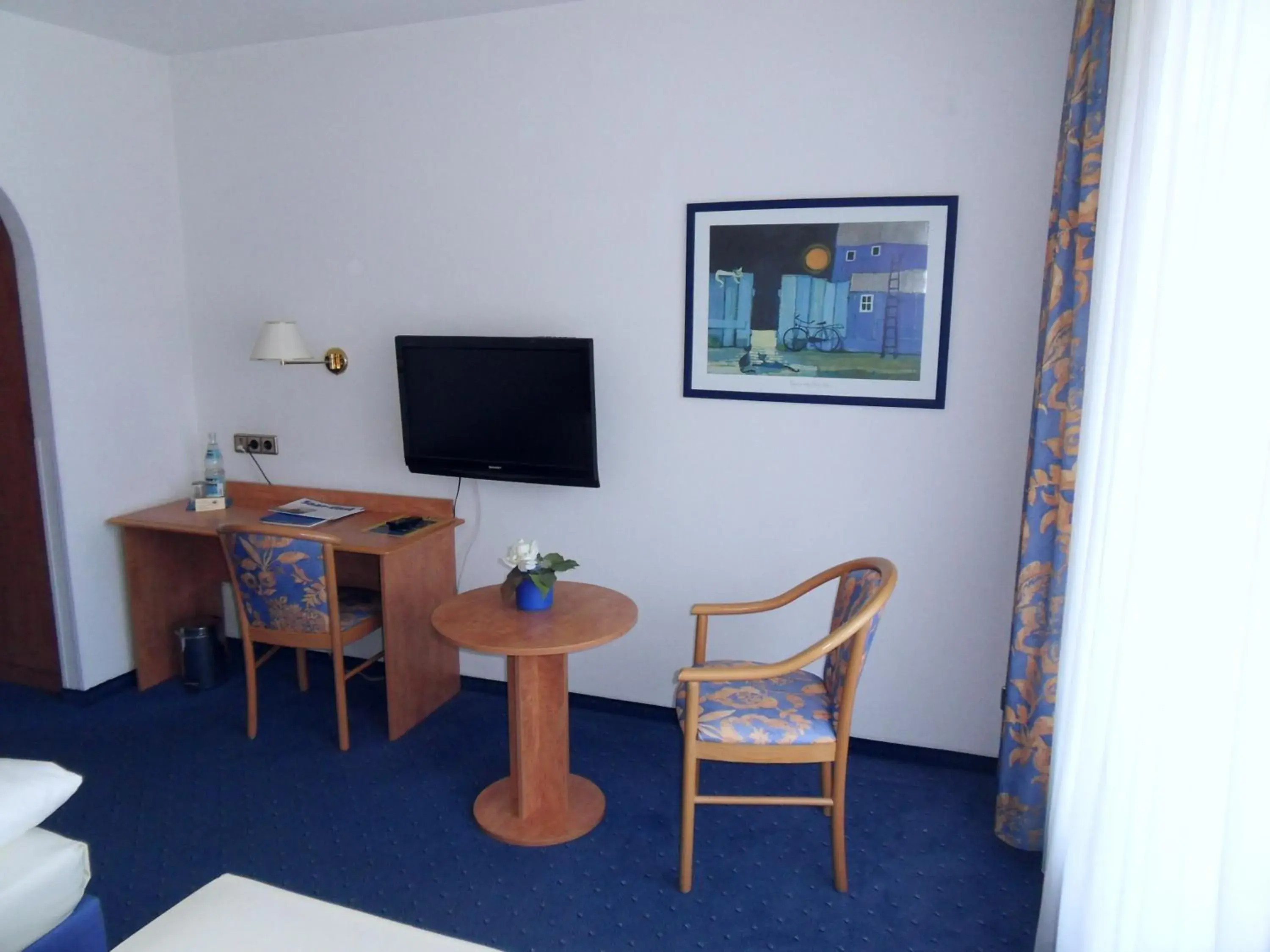 Triple Room with Balcony - single occupancy in Hotel Stadt Homburg Triple Room with Balcony - single occupancy in Hotel Stadt Homburg