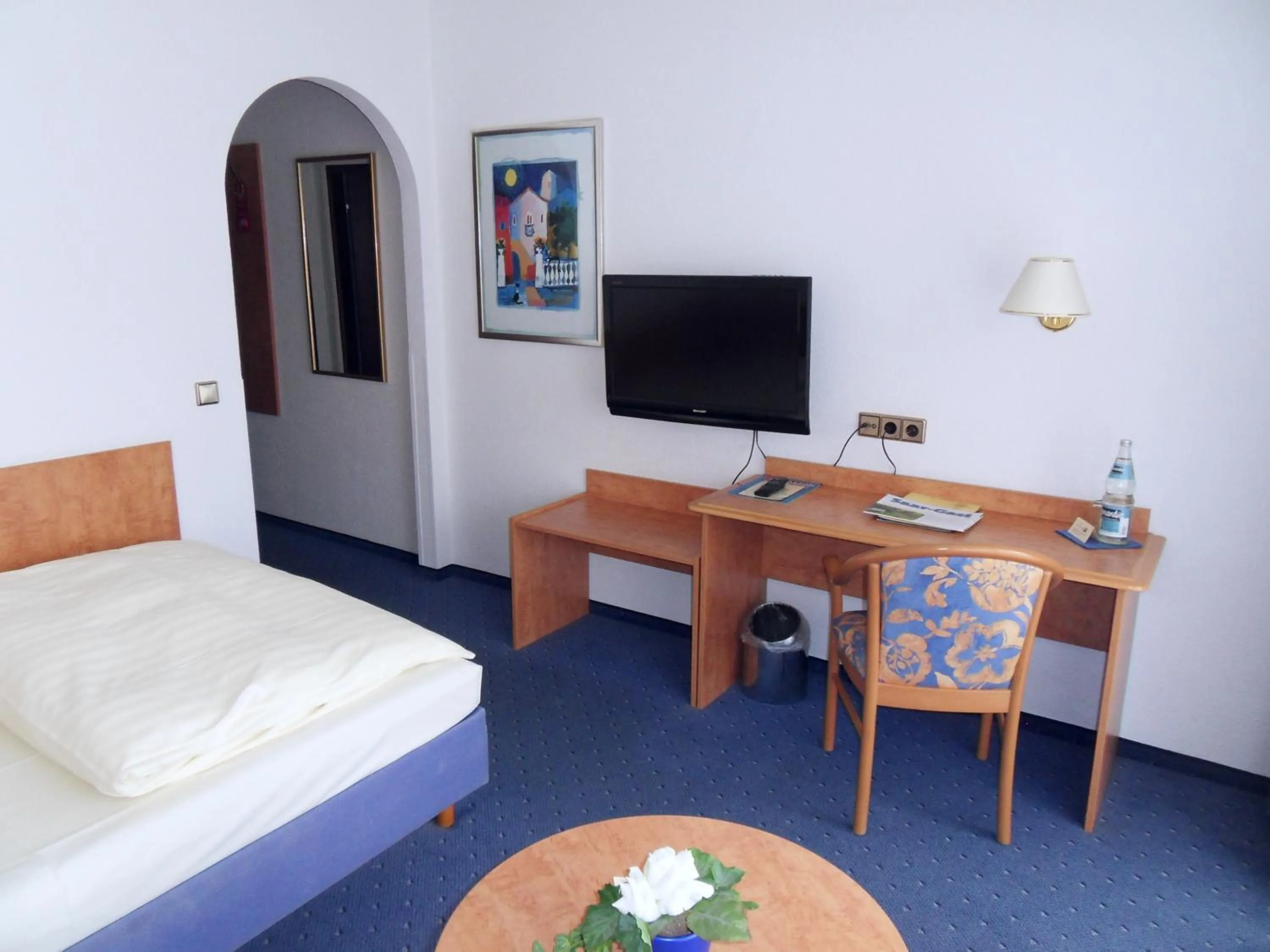 TV and multimedia, Bed in Hotel Stadt Homburg