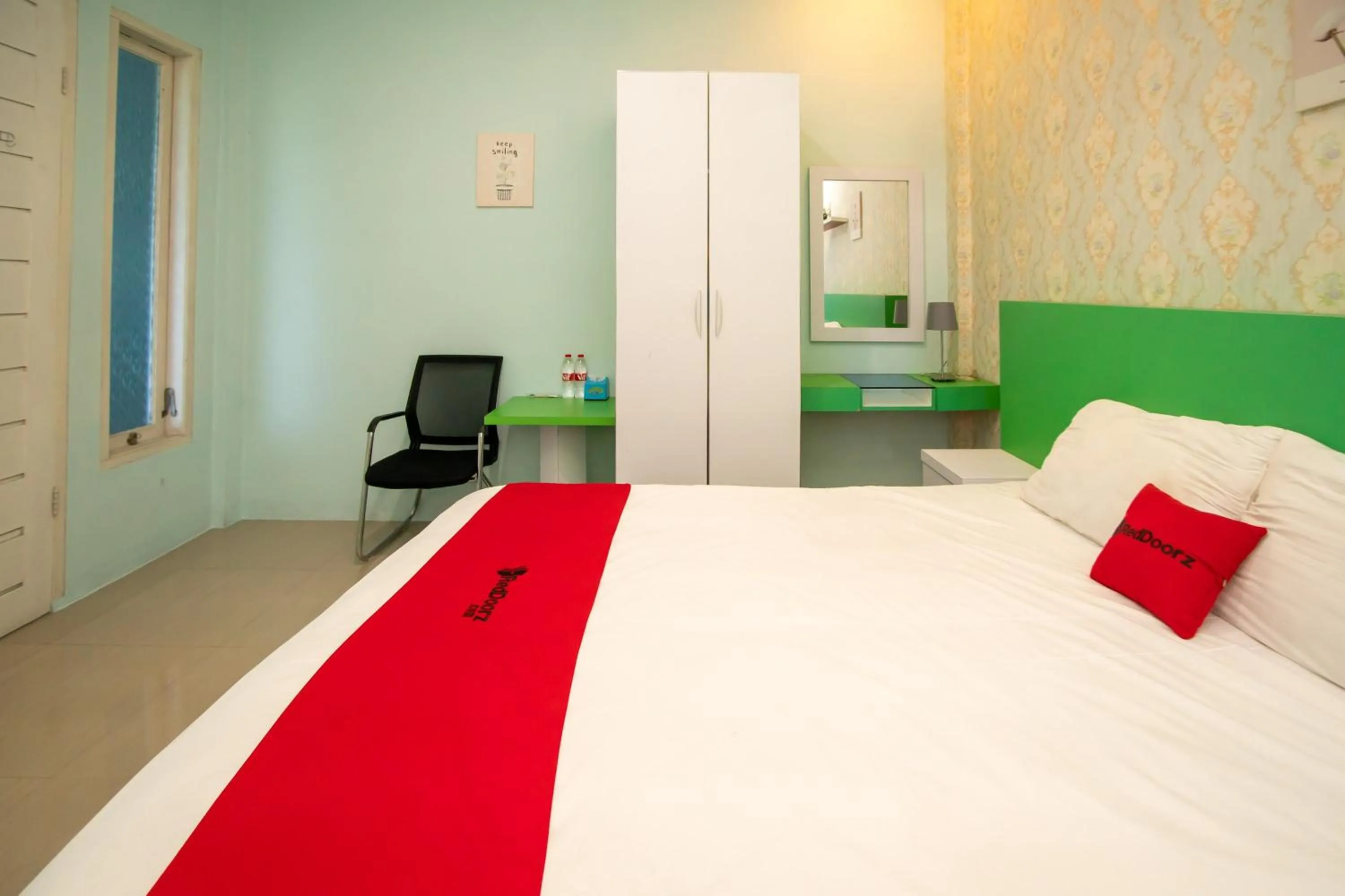 Bedroom, Bed in RedDoorz Syariah near Pantai Bali Abdya Blang Pidie