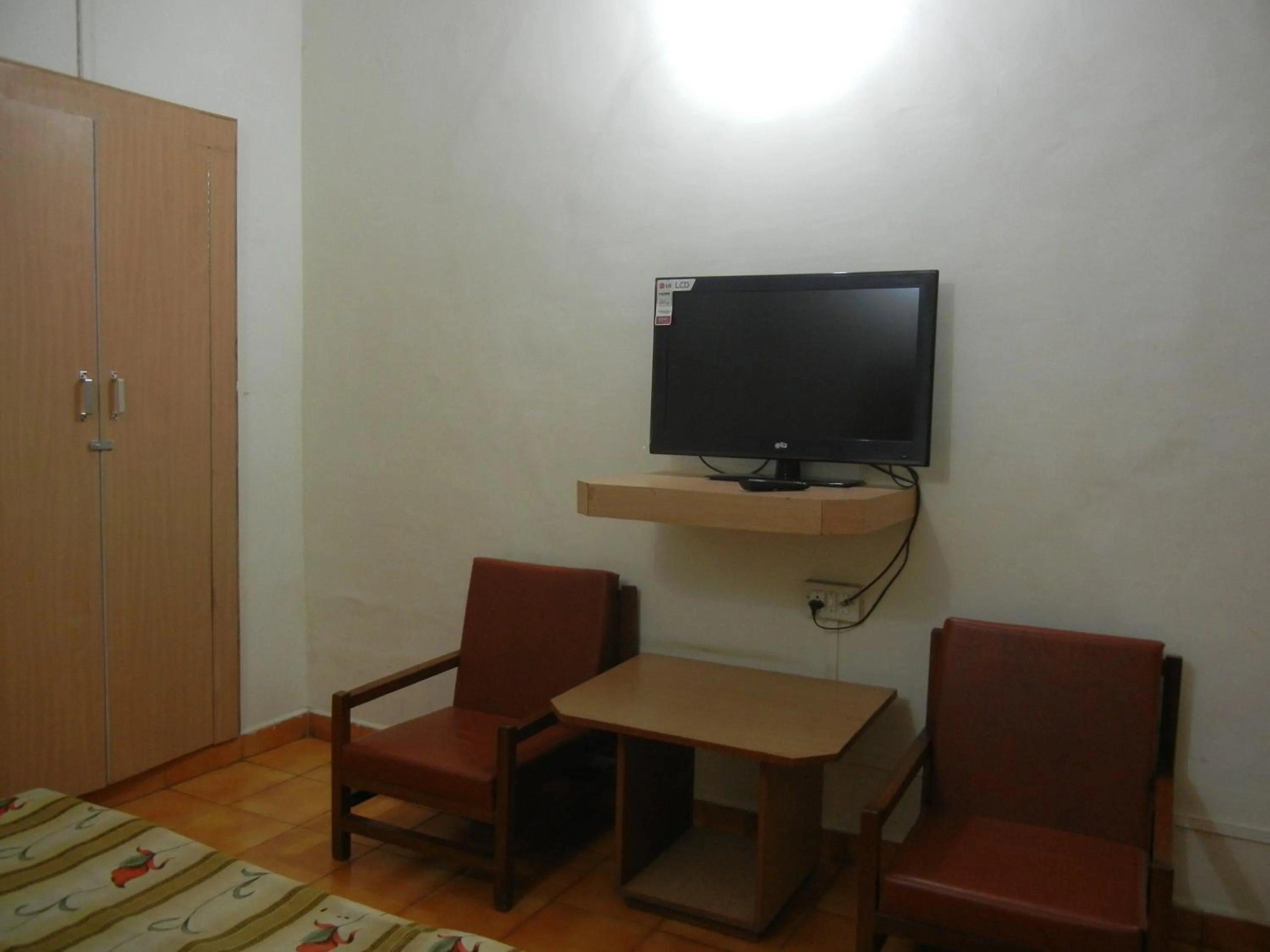 TV and multimedia in Hotel Grand Barrack