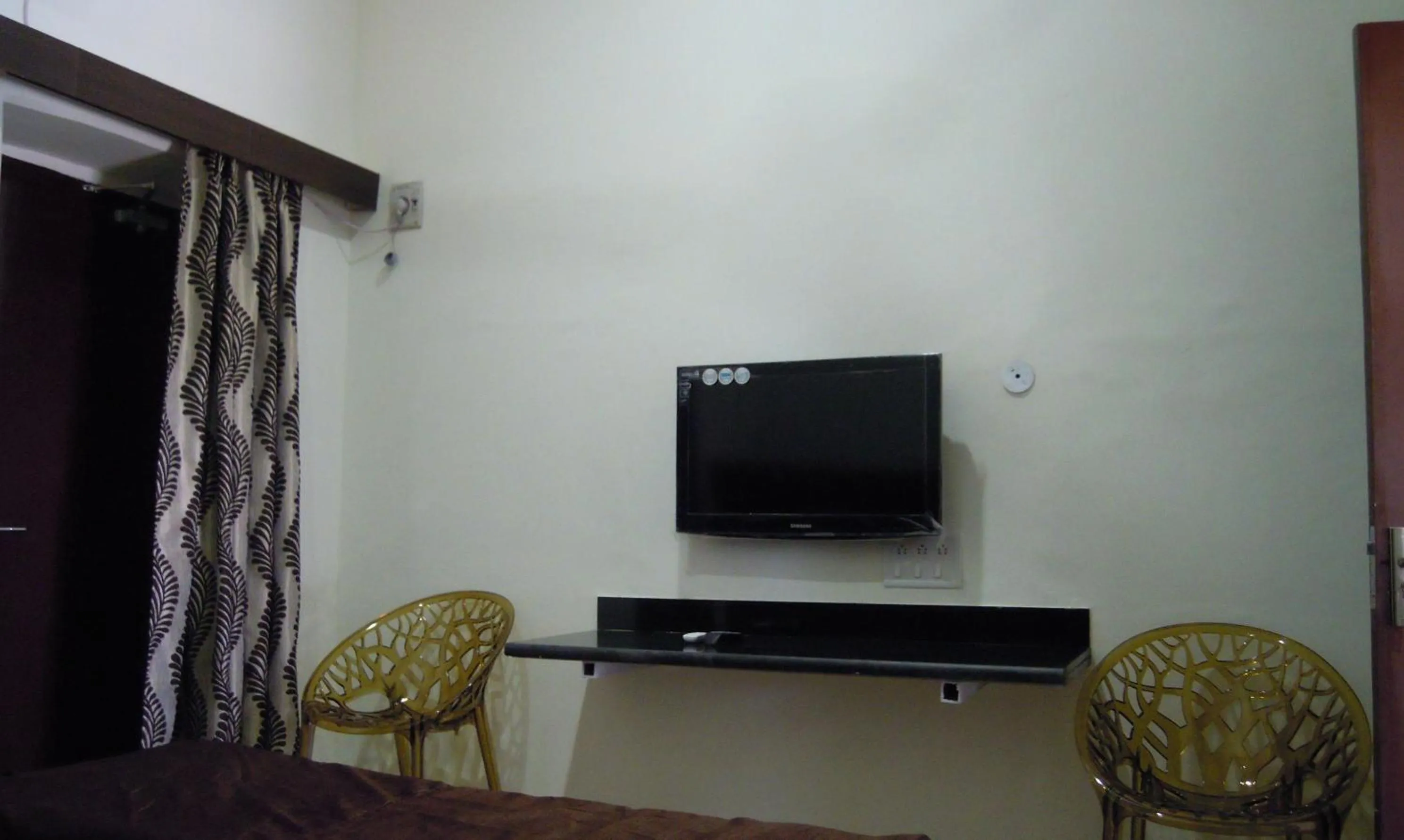 TV and multimedia in Hotel Grand Barrack