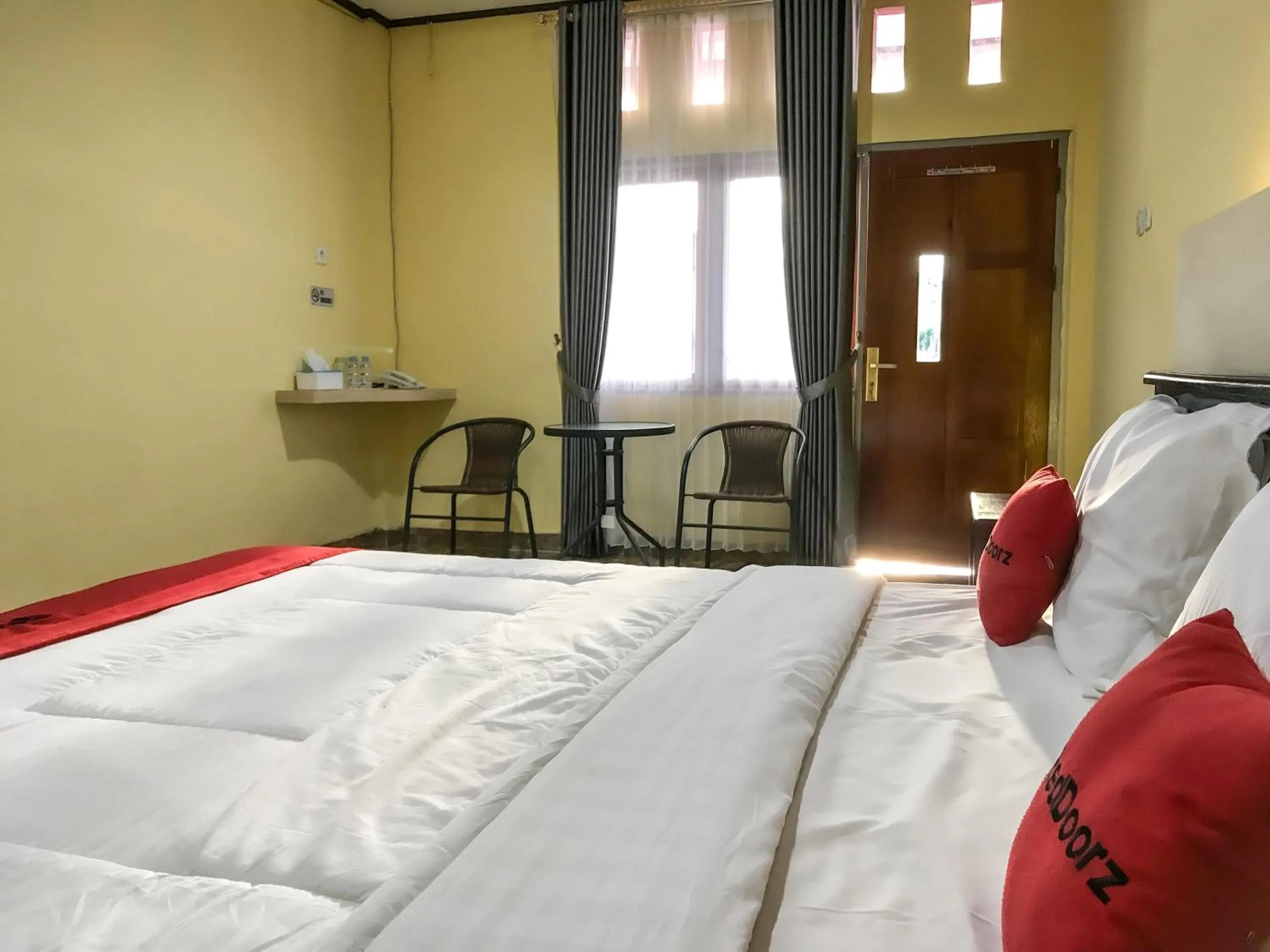 RedDoorz @ Gerson Hotel Abepura