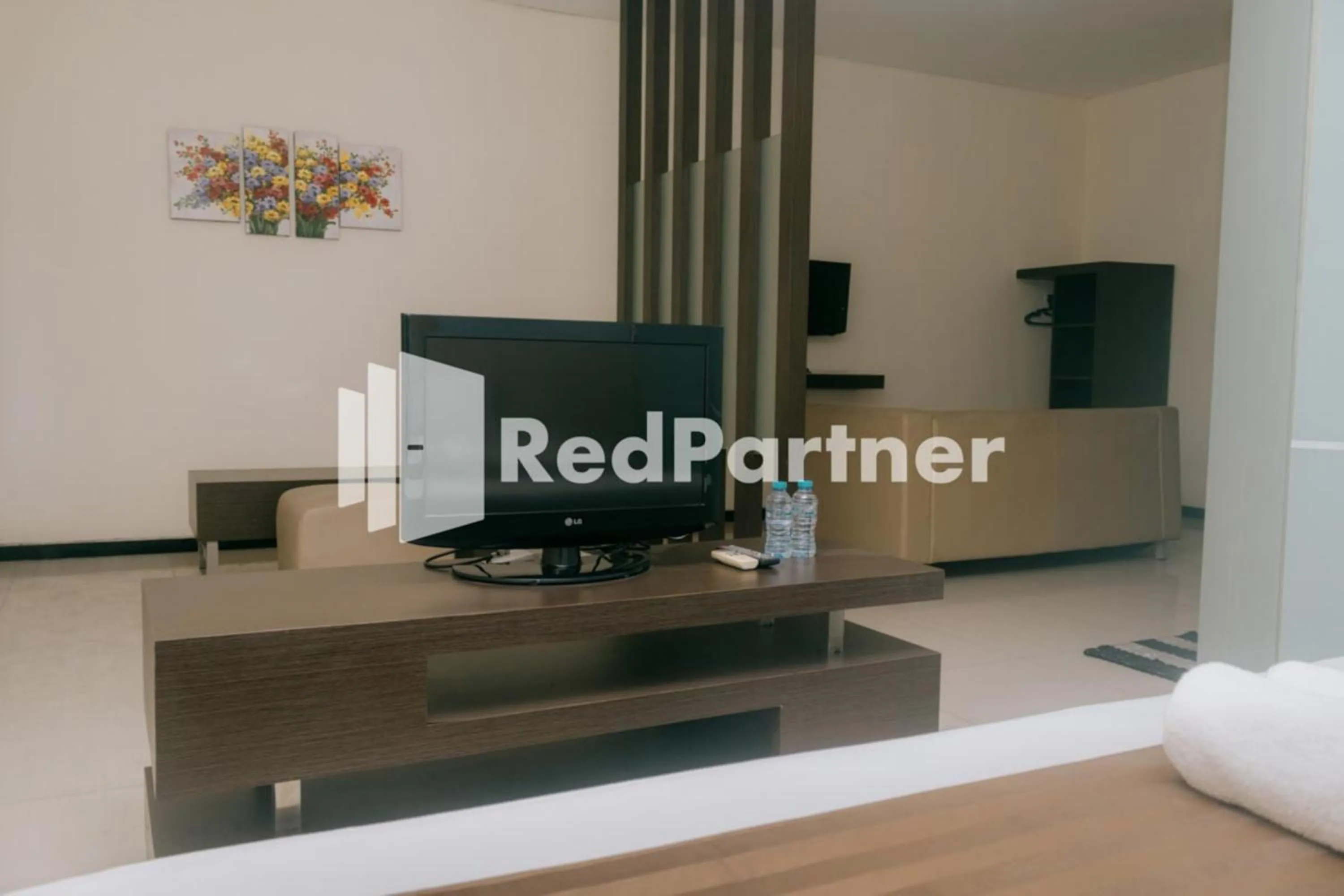 Bedroom in Pits Hotel Mitra RedDoorz near Atom Mall