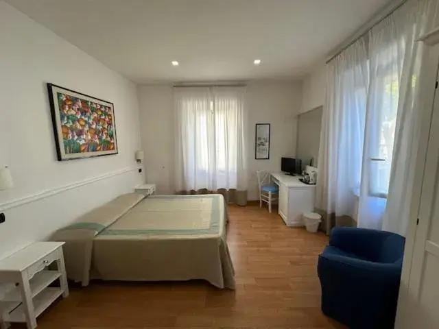 Standard Double or Twin Room - single occupancy in Hotel L'Isola Standard Double or Twin Room - single occupancy in Hotel L'Isola