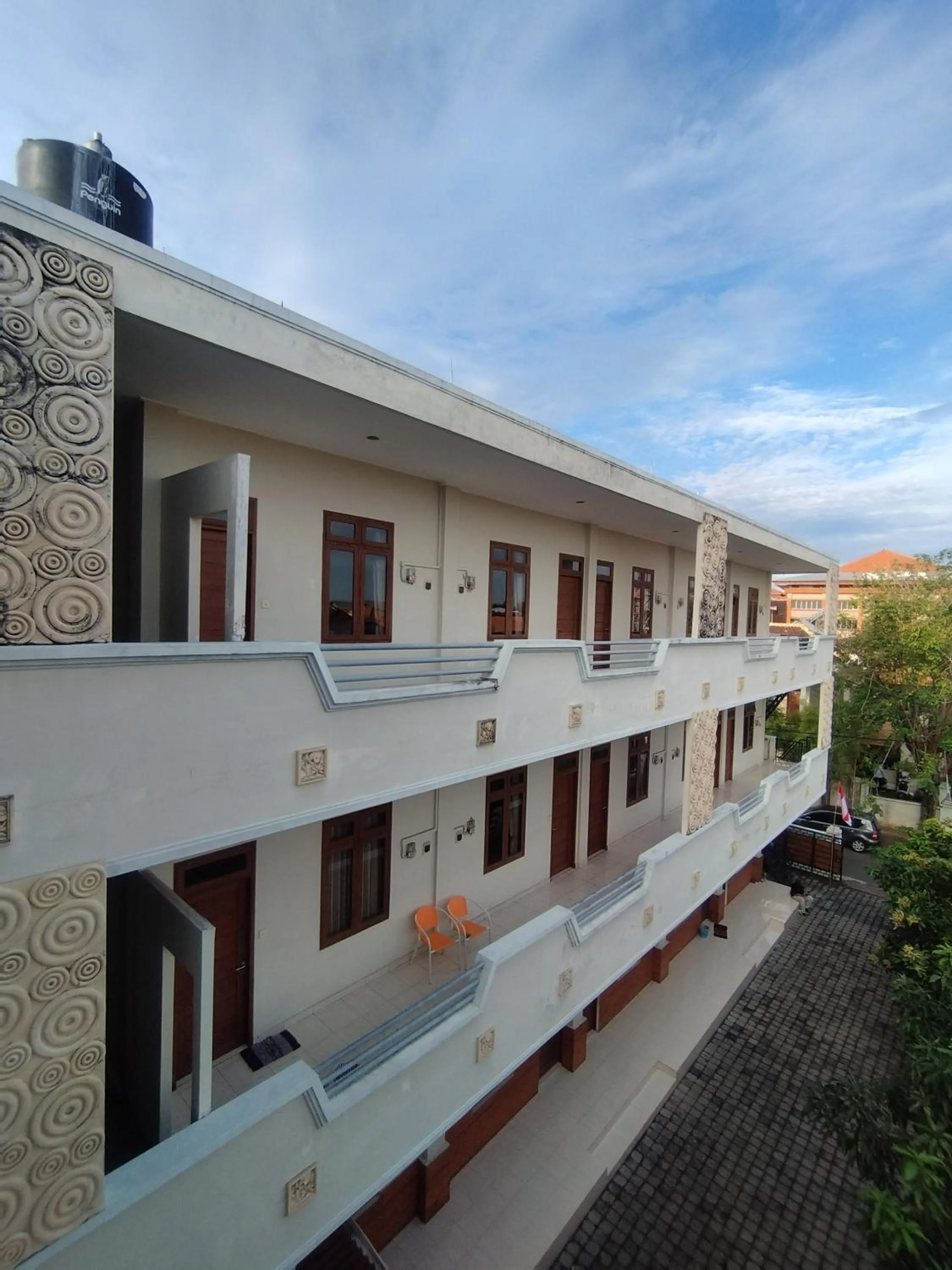 Adi Pelita Sari Bali