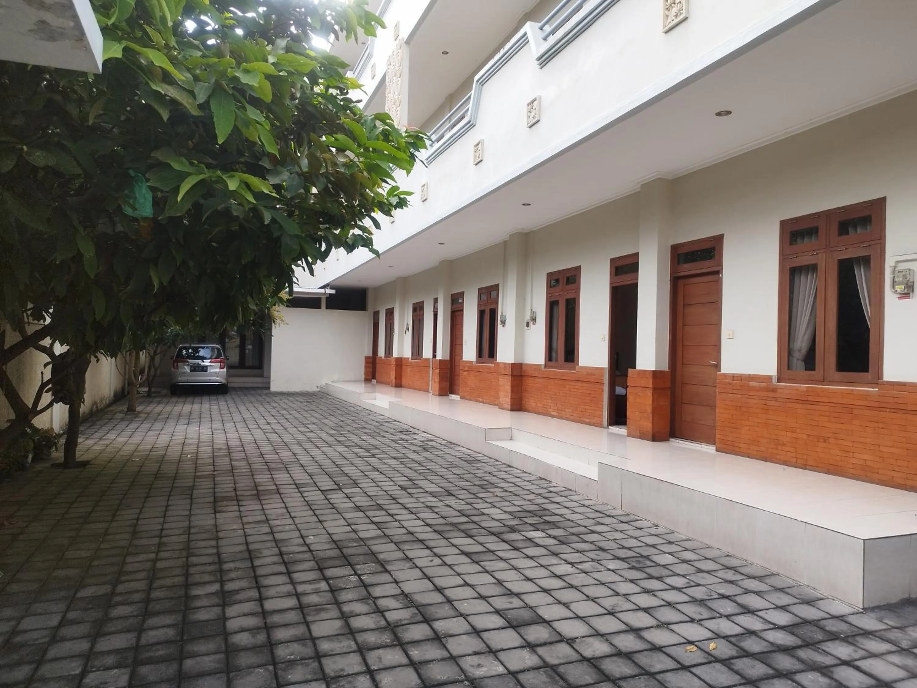 Adi Pelita Sari Bali