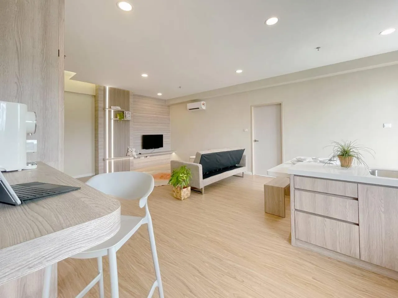 Living room in QUEENSLAND SUITES at Aru Suites, Kota Kinabalu