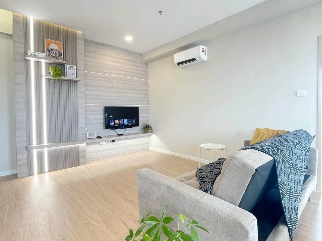 Living room in QUEENSLAND SUITES at Aru Suites, Kota Kinabalu