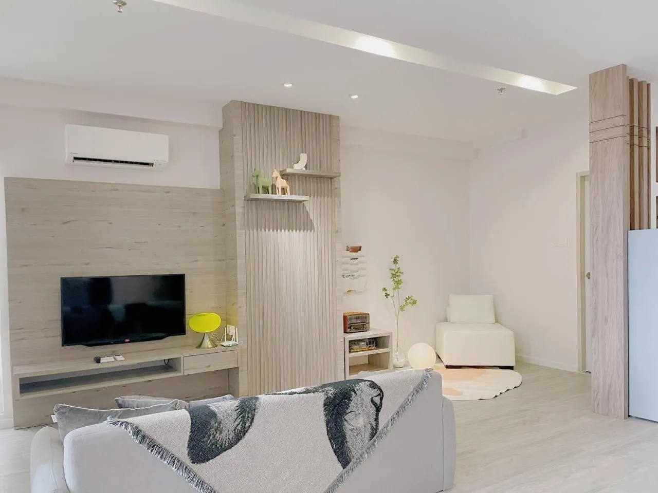 TV and multimedia in QUEENSLAND SUITES at Aru Suites, Kota Kinabalu