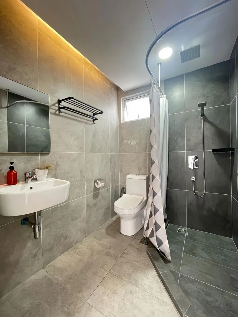 Toilet in QUEENSLAND SUITES at Aru Suites, Kota Kinabalu