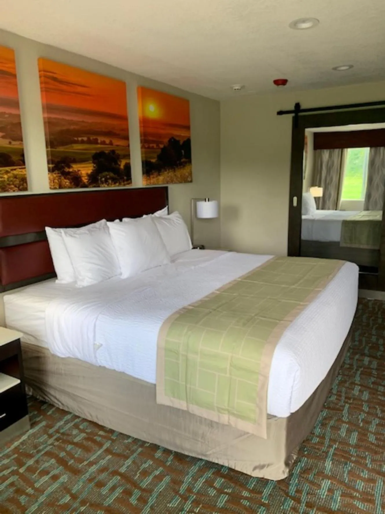 Bed in Days Inn by Wyndham Bellville Mansfield